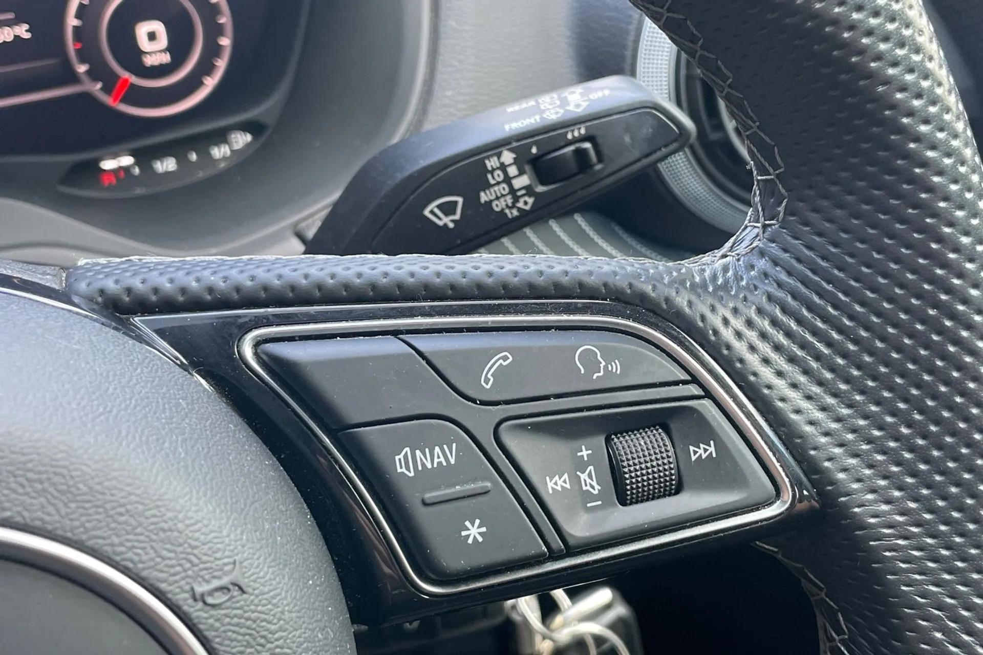 Audi Q2 thumbnail image number 58
