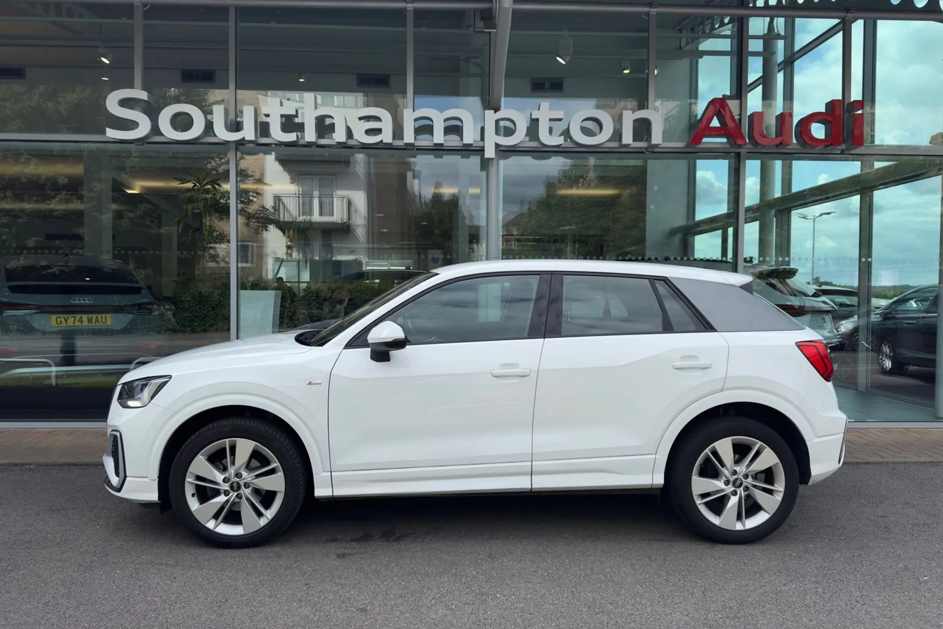 Audi Q2 thumbnail image number 8