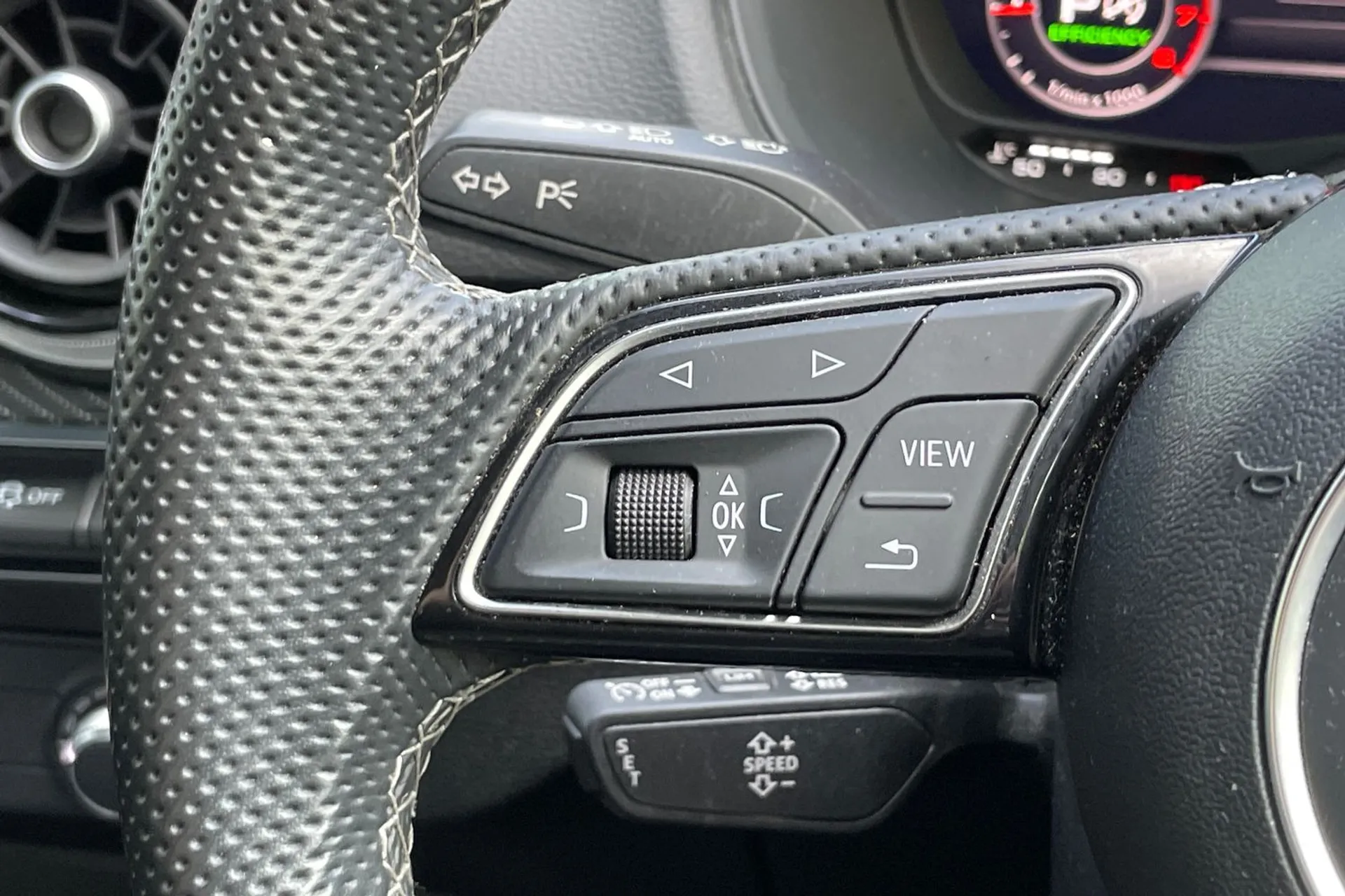Audi Q2 thumbnail image number 57
