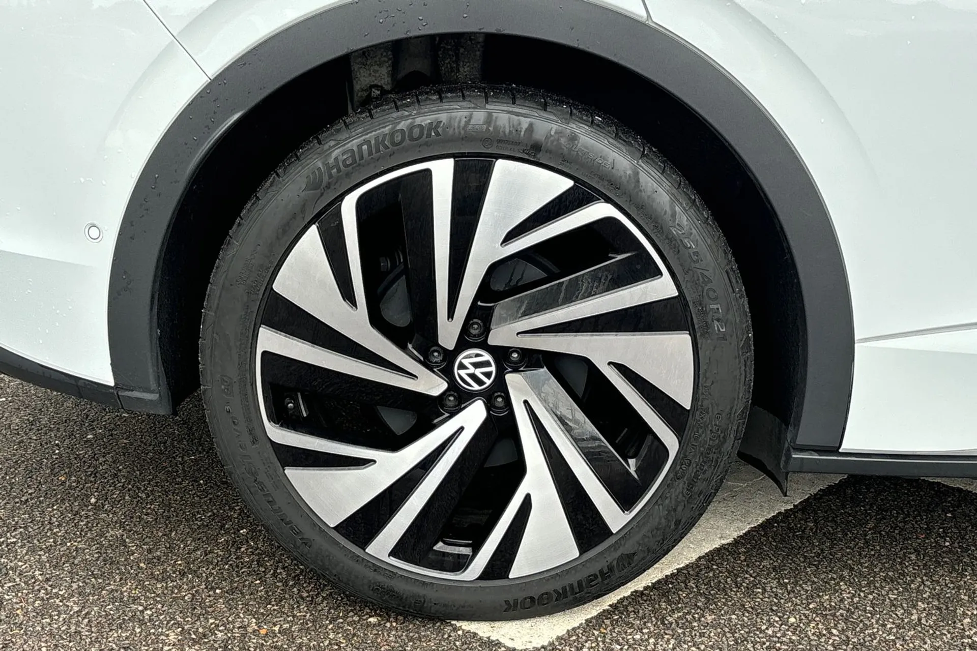 VOLKSWAGEN ID.5 thumbnail image number 12