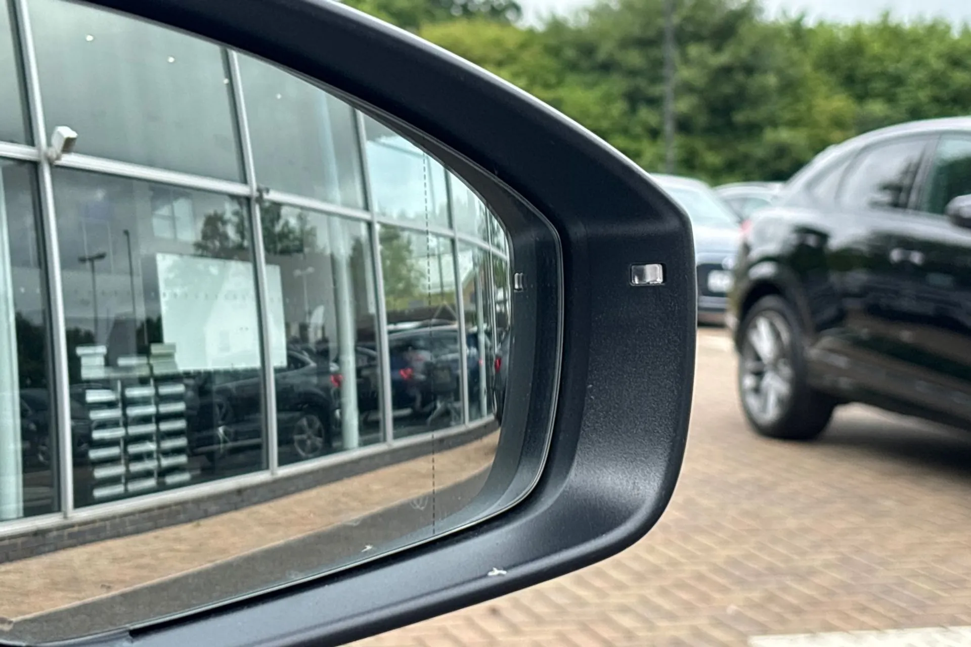 VOLKSWAGEN ID.5 thumbnail image number 48