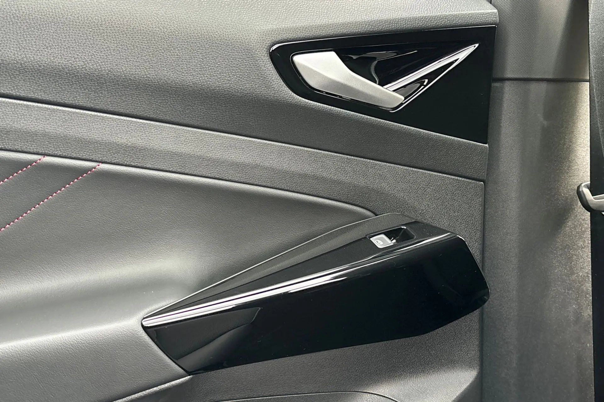 VOLKSWAGEN ID.5 thumbnail image number 47