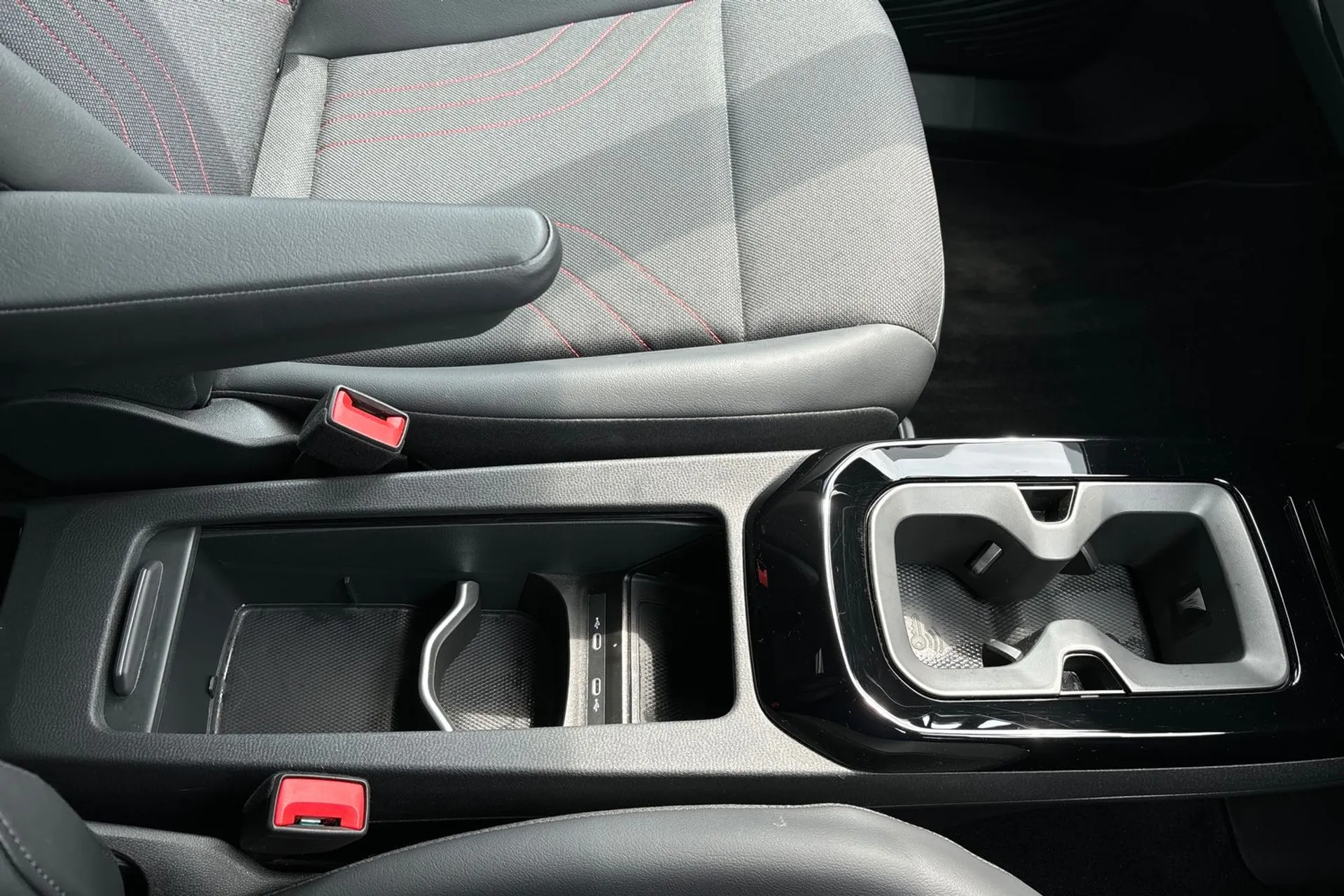 VOLKSWAGEN ID.5 thumbnail image number 43