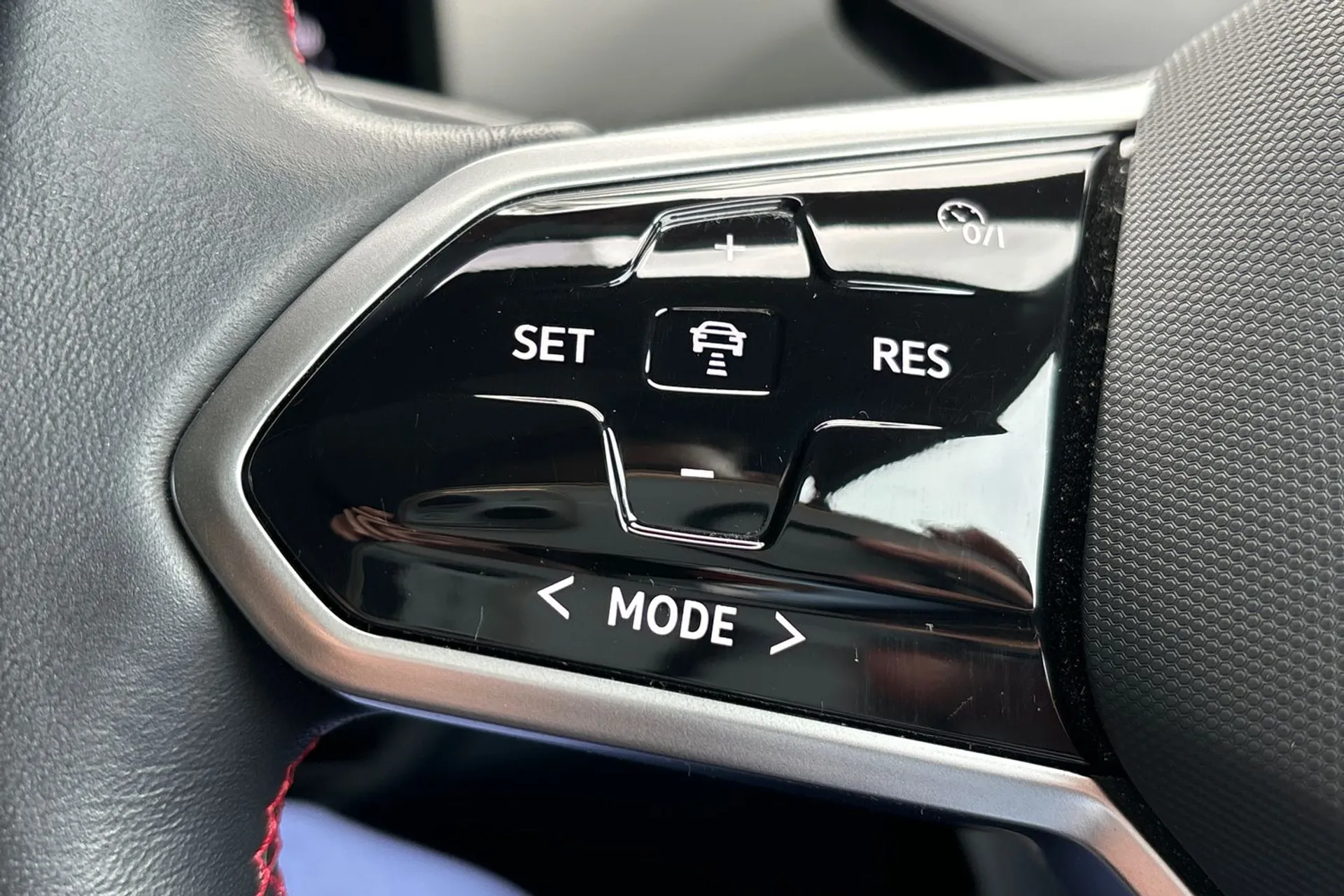 VOLKSWAGEN ID.5 thumbnail image number 36