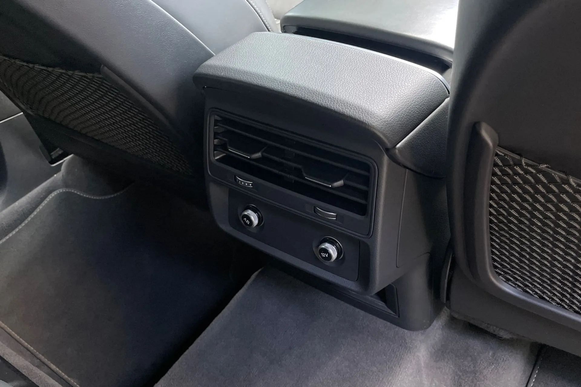 Audi Q7 thumbnail image number 45