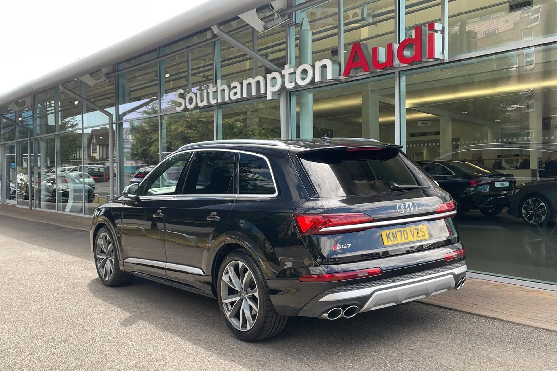 Audi Q7 thumbnail image number 7