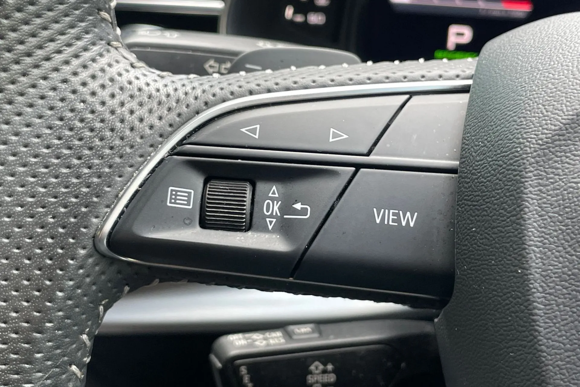 Audi Q7 thumbnail image number 35