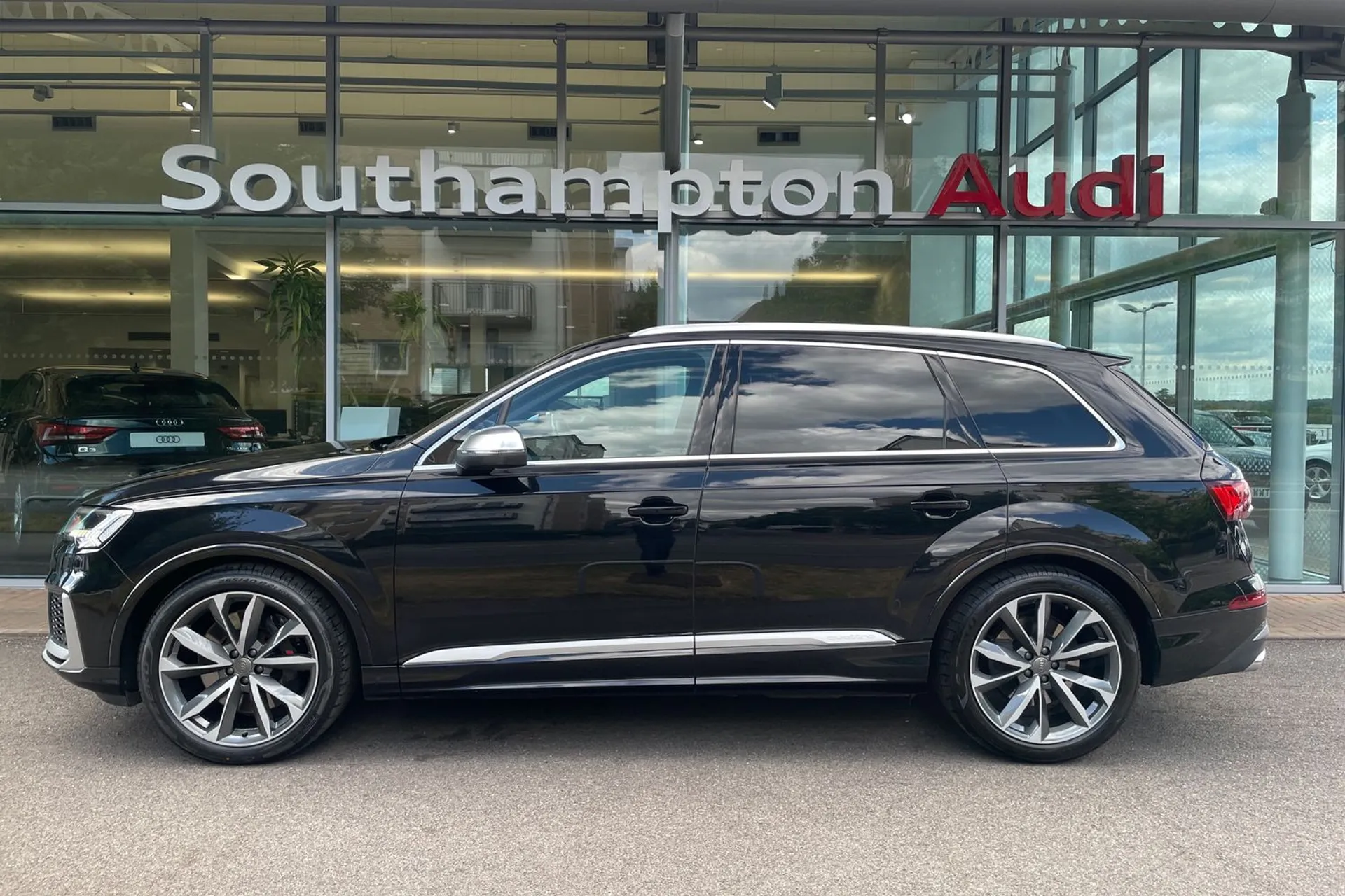 Audi Q7 thumbnail image number 8