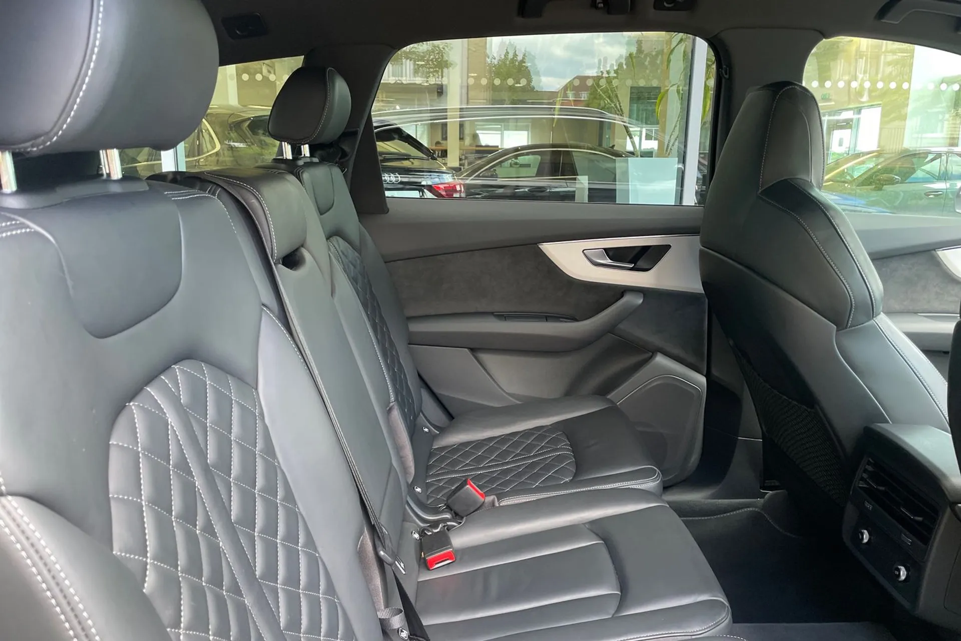 Audi Q7 thumbnail image number 21