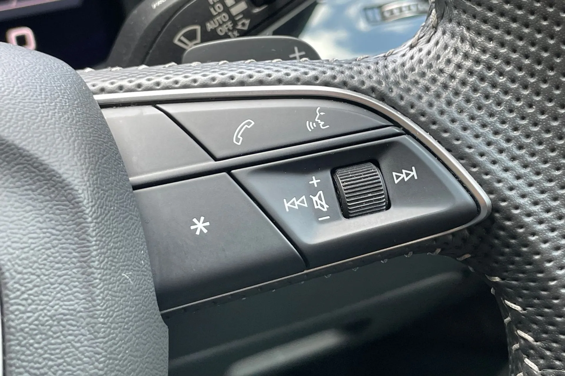 Audi Q7 thumbnail image number 36