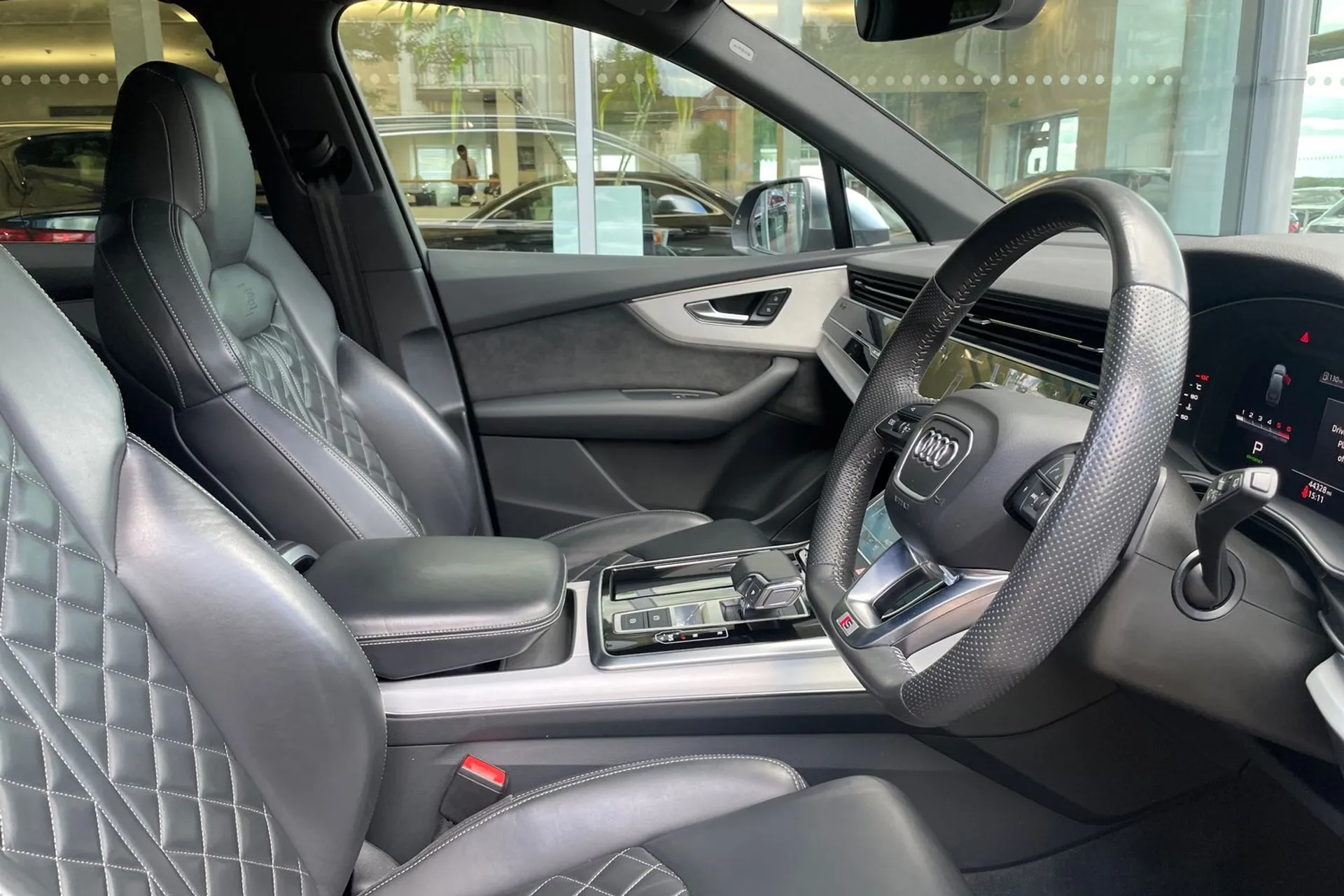 Audi Q7 thumbnail image number 24