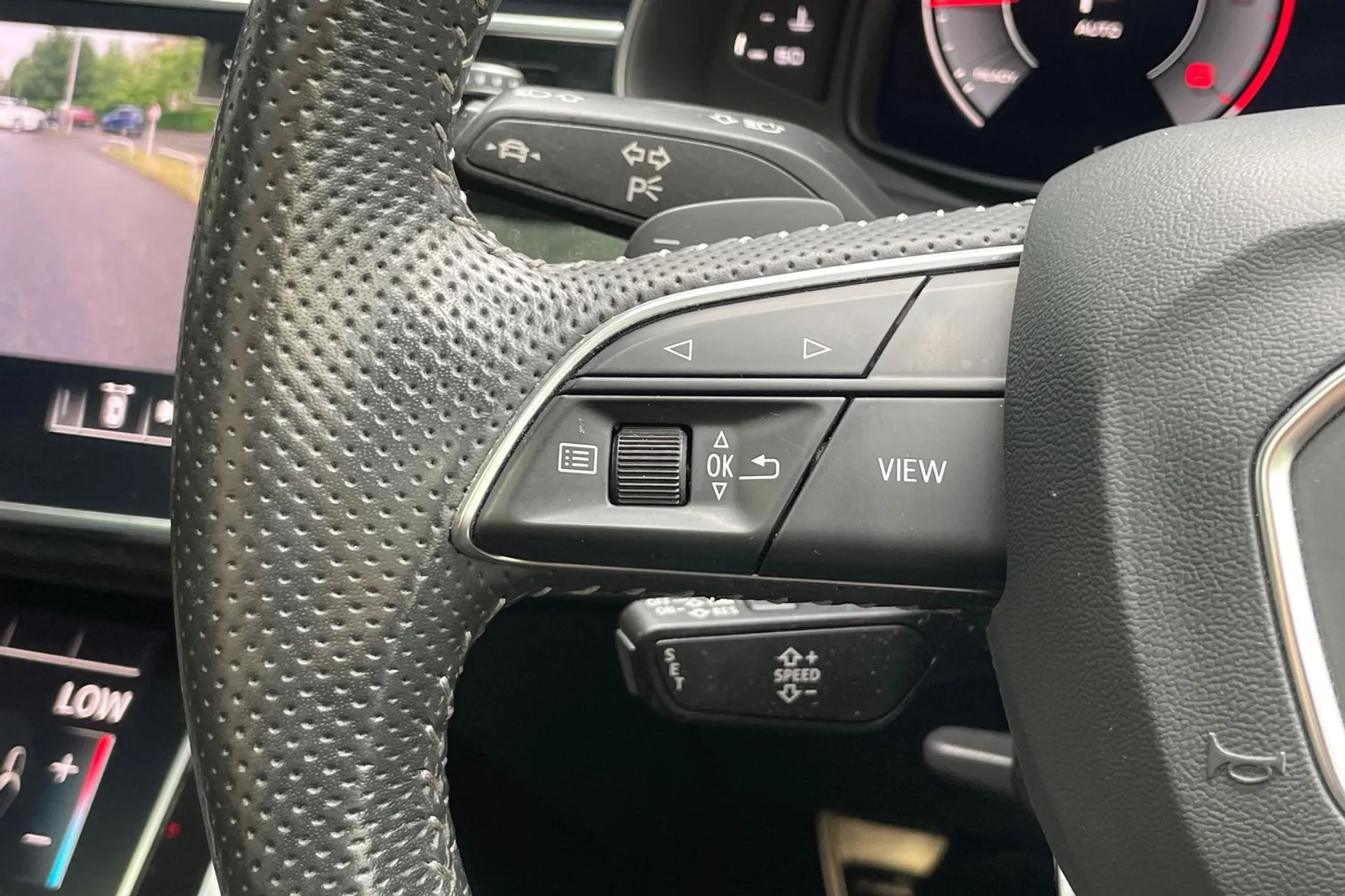Audi Q7 thumbnail image number 57