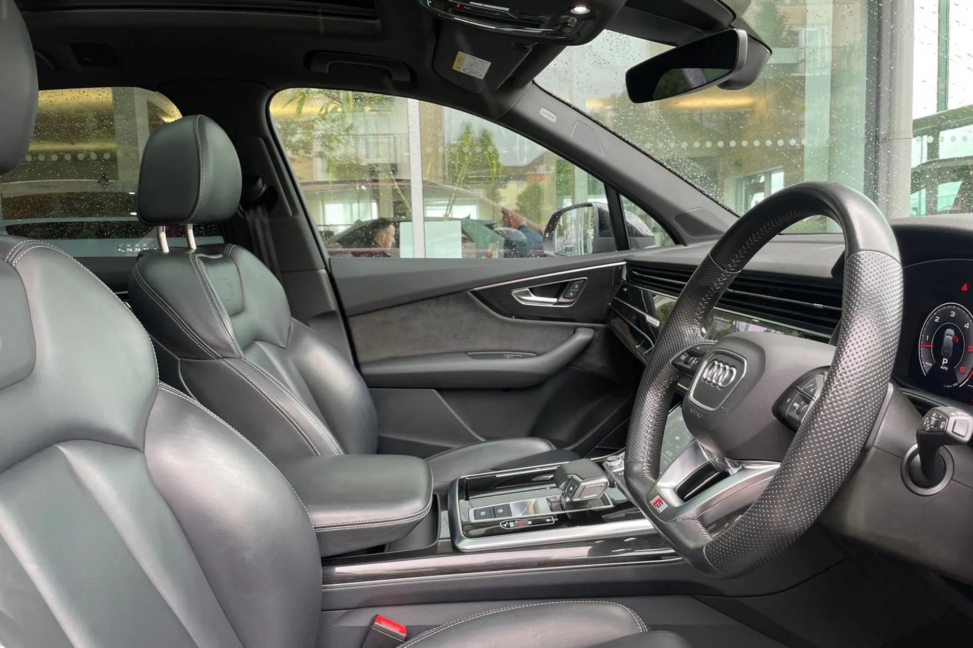 Audi Q7 thumbnail image number 24