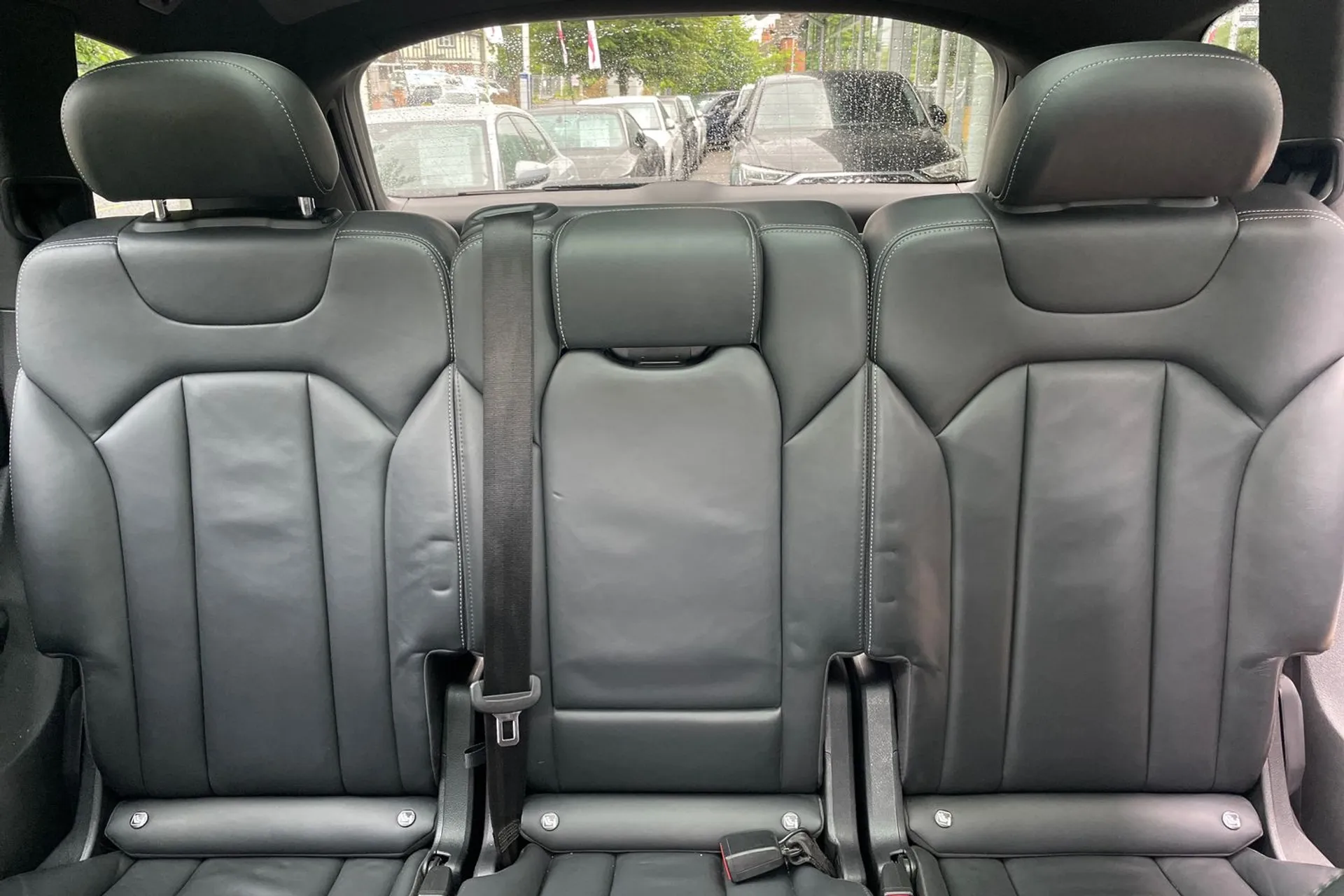 Audi Q7 thumbnail image number 30