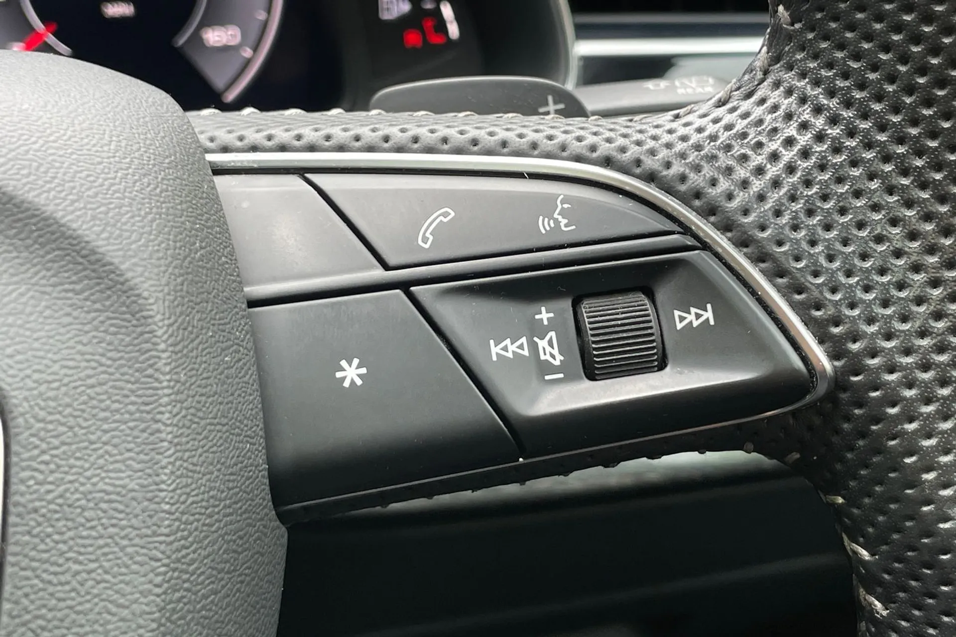 Audi Q7 thumbnail image number 36