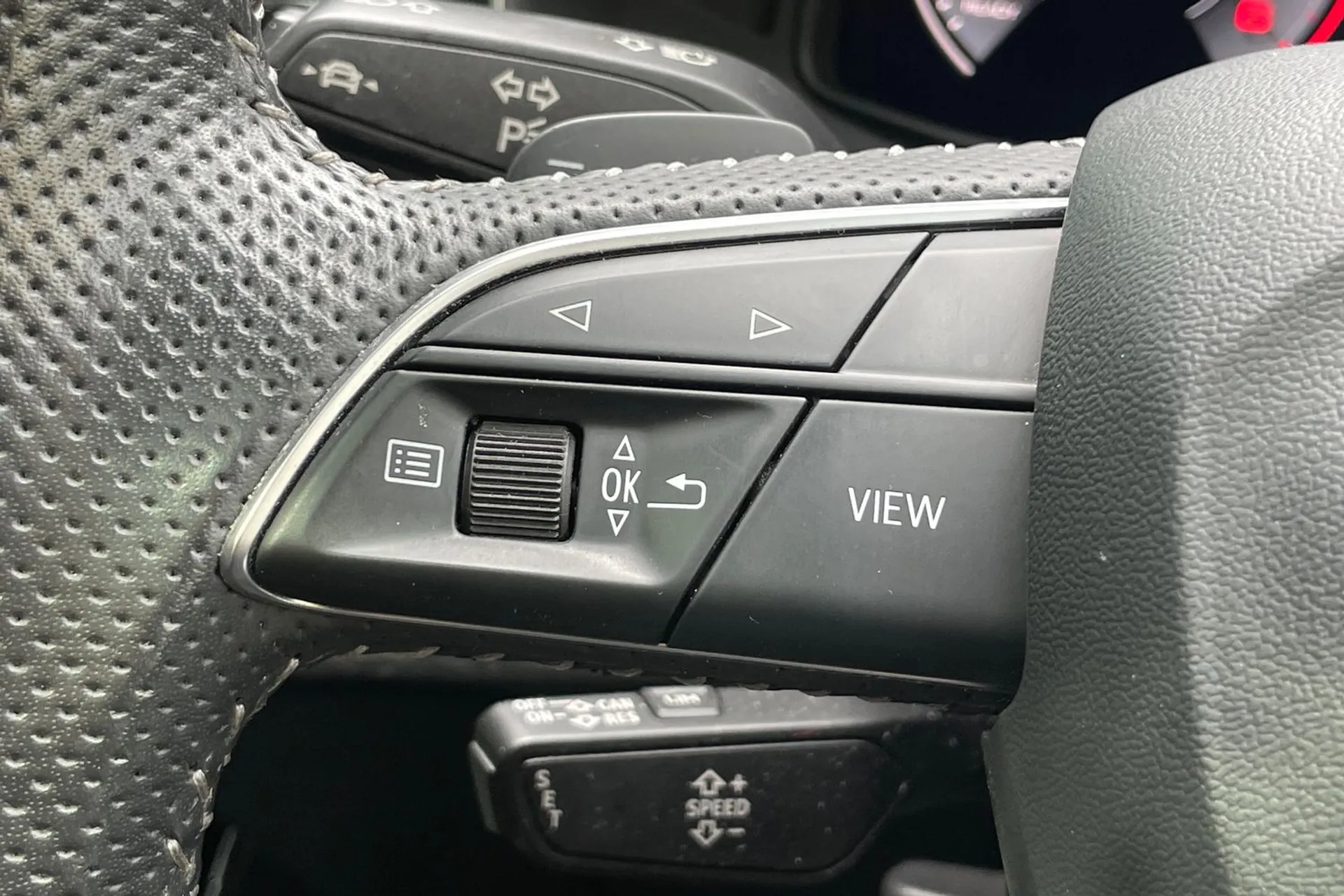 Audi Q7 thumbnail image number 35