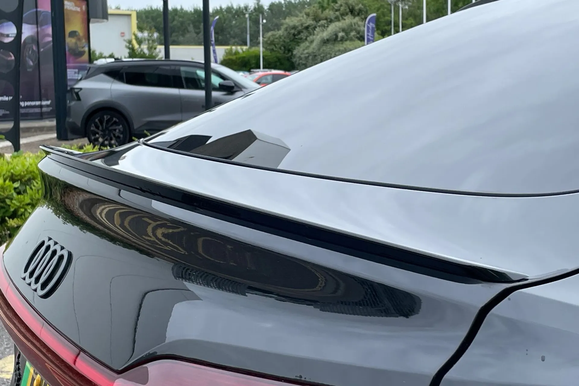 Audi Q8 thumbnail image number 14