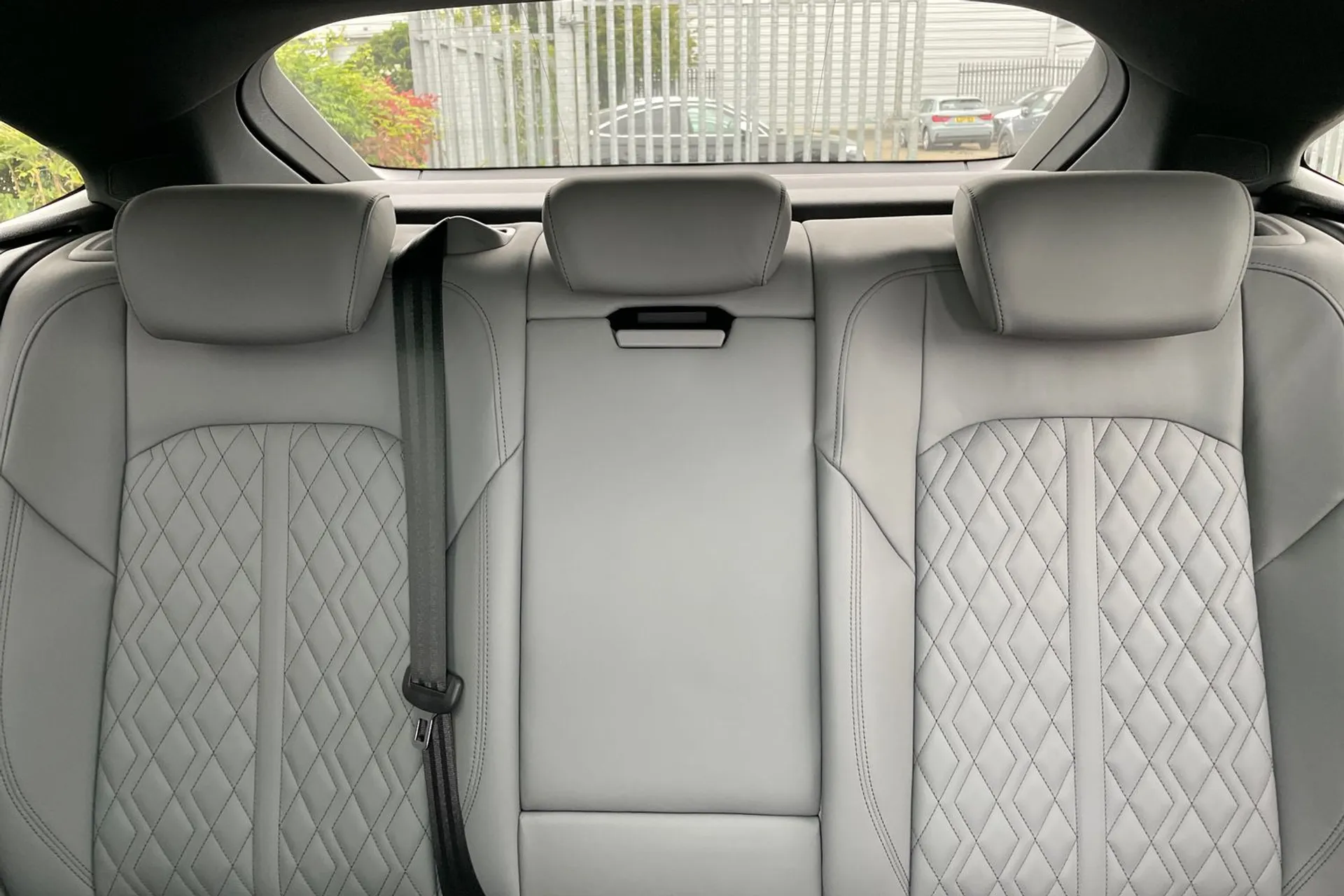 Audi Q8 thumbnail image number 30