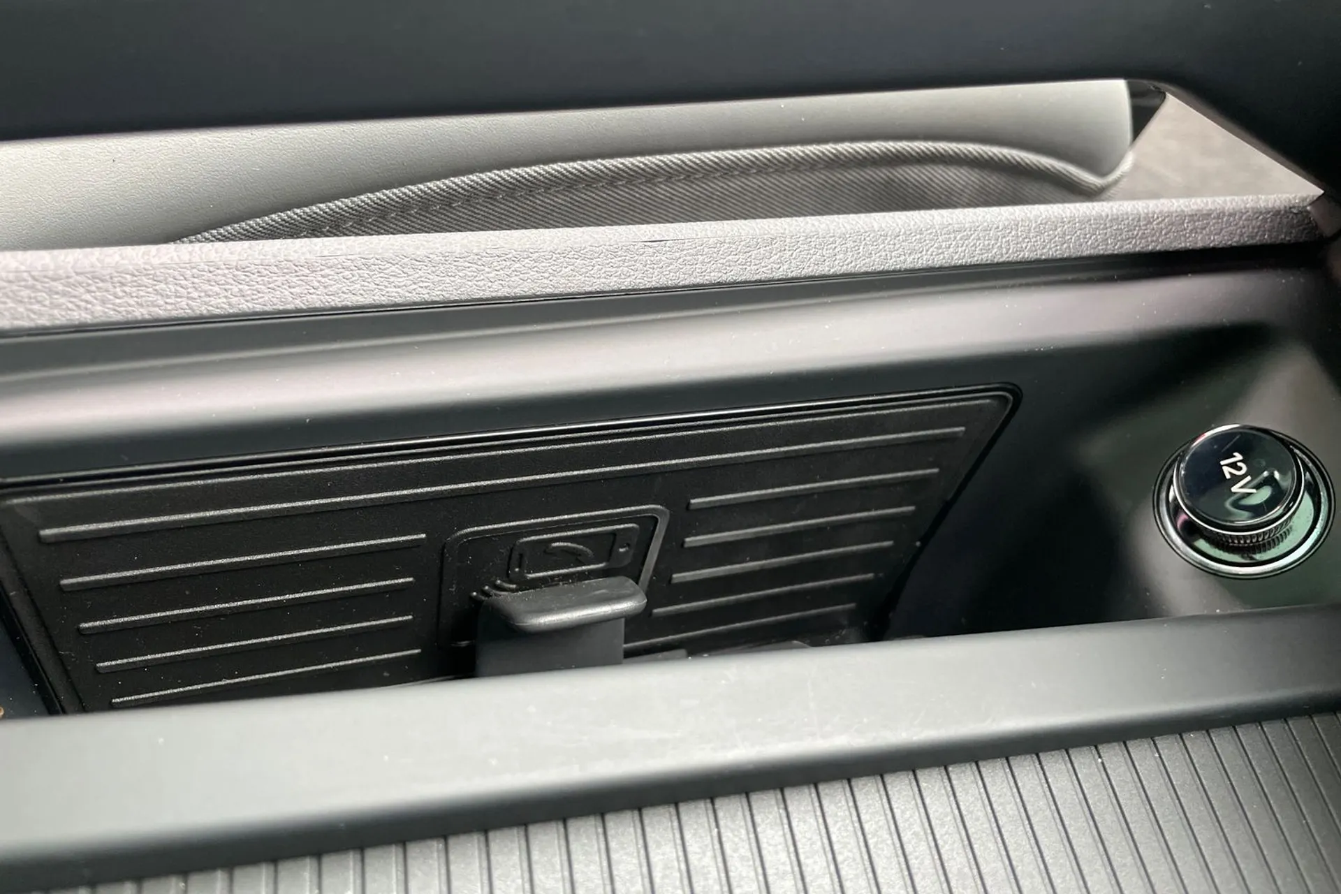 Audi Q8 thumbnail image number 54