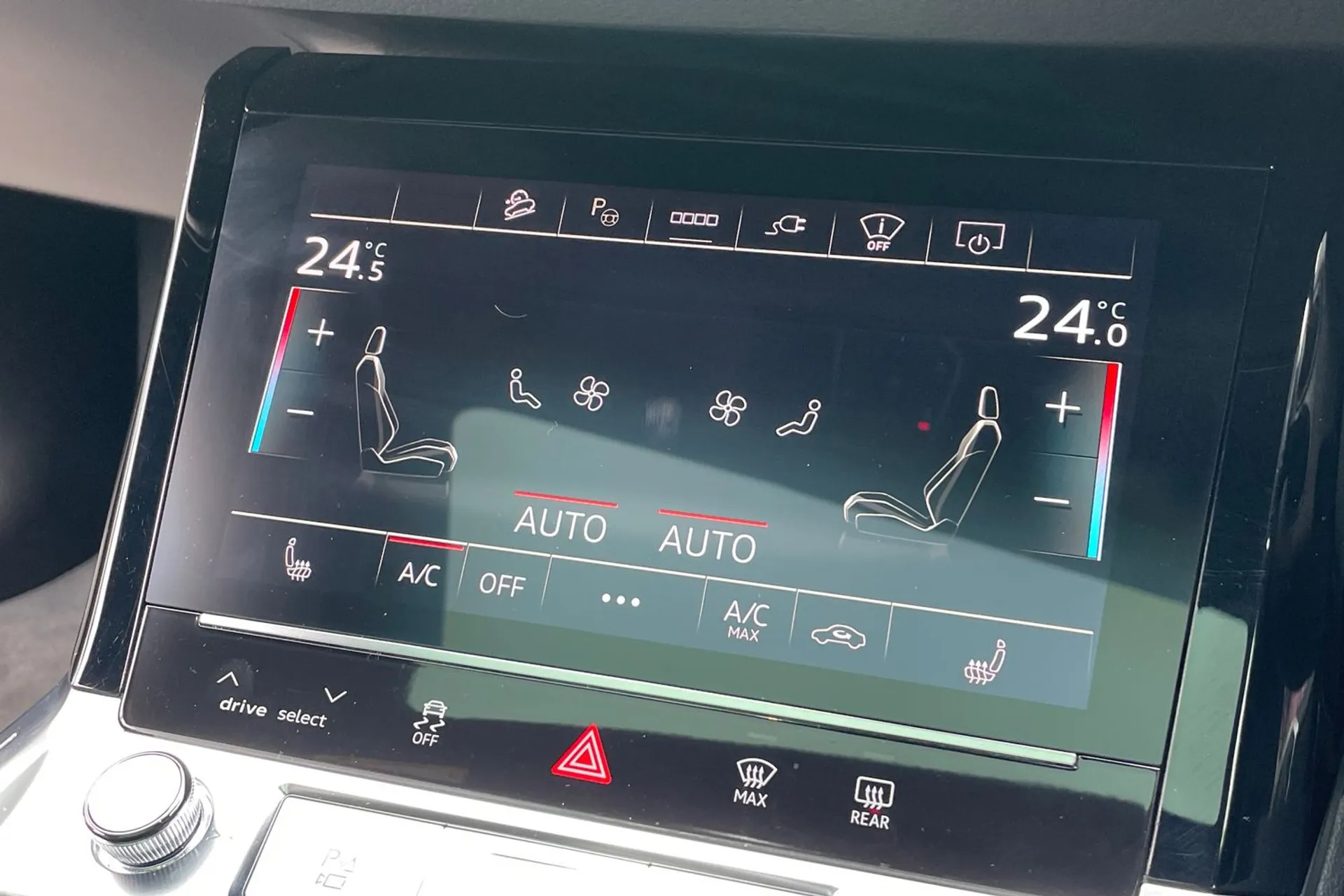 Audi Q8 thumbnail image number 31