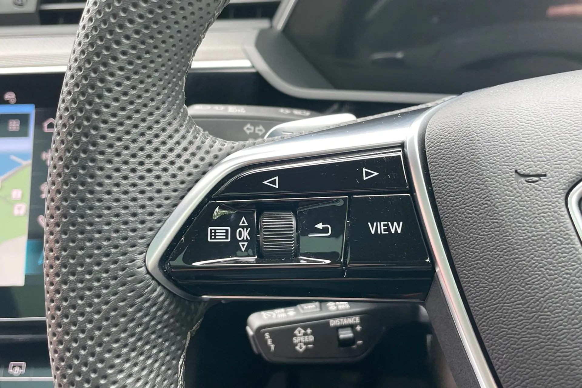 Audi Q8 thumbnail image number 37