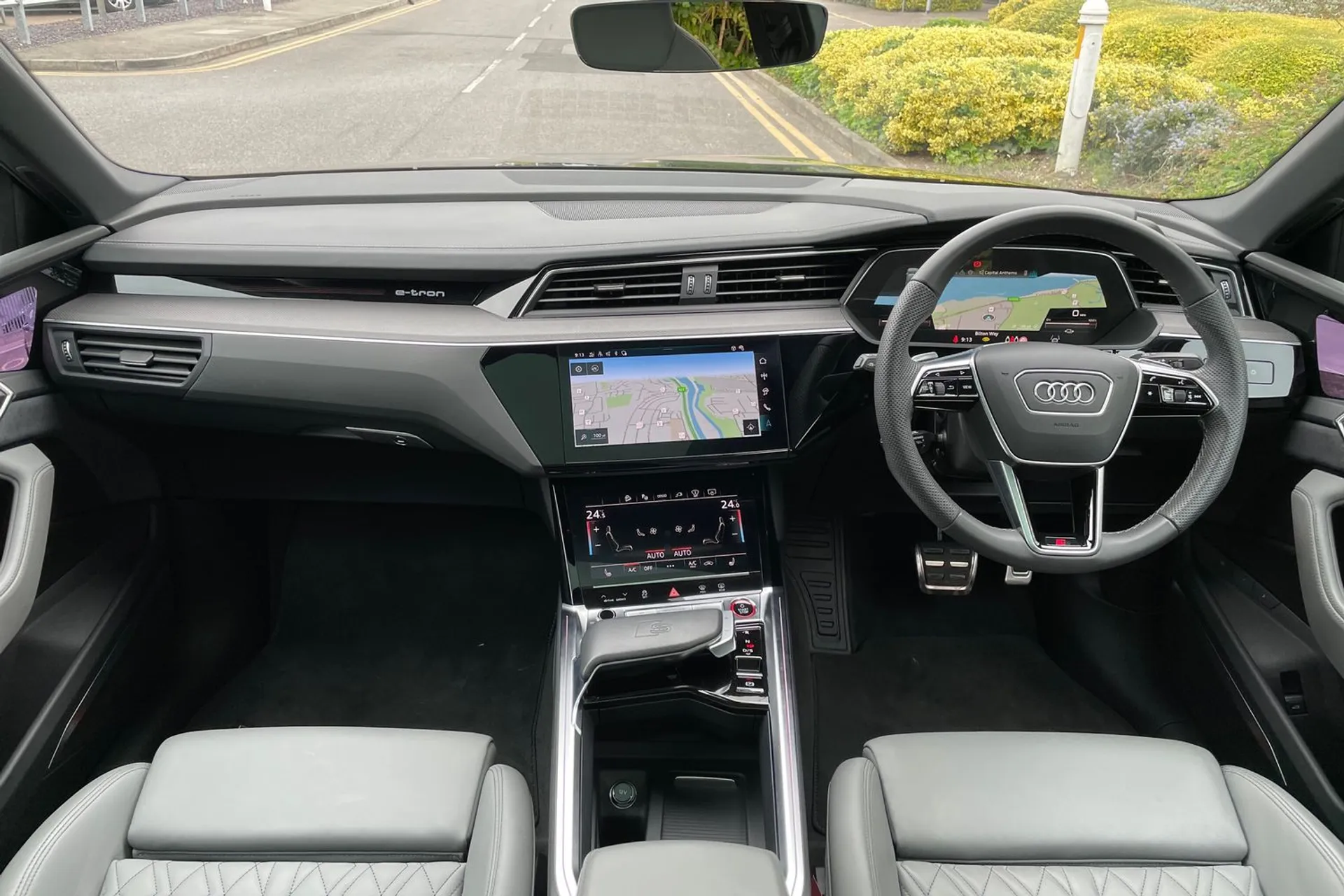 Audi Q8 thumbnail image number 3