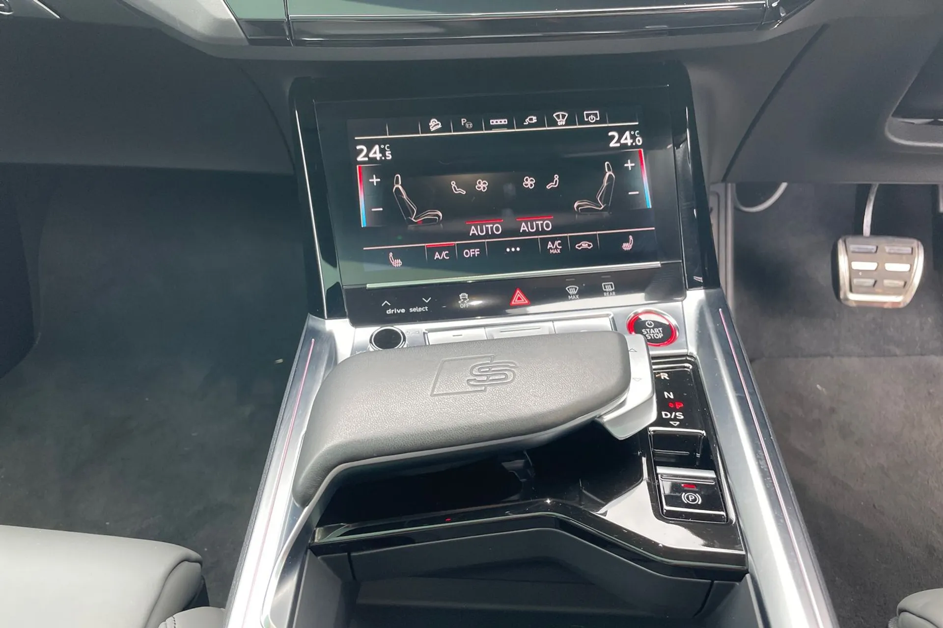 Audi Q8 thumbnail image number 36