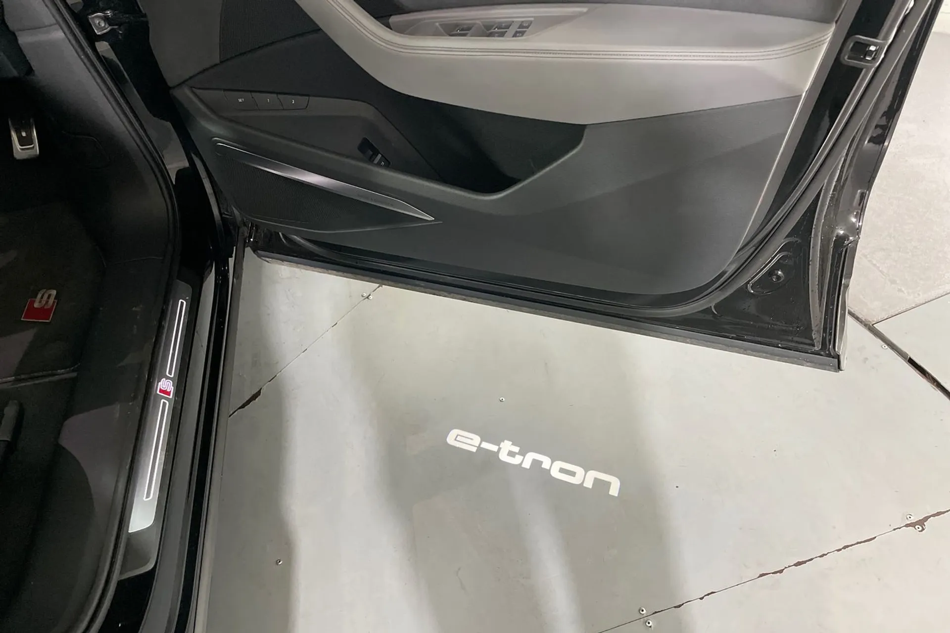 Audi Q8 thumbnail image number 60