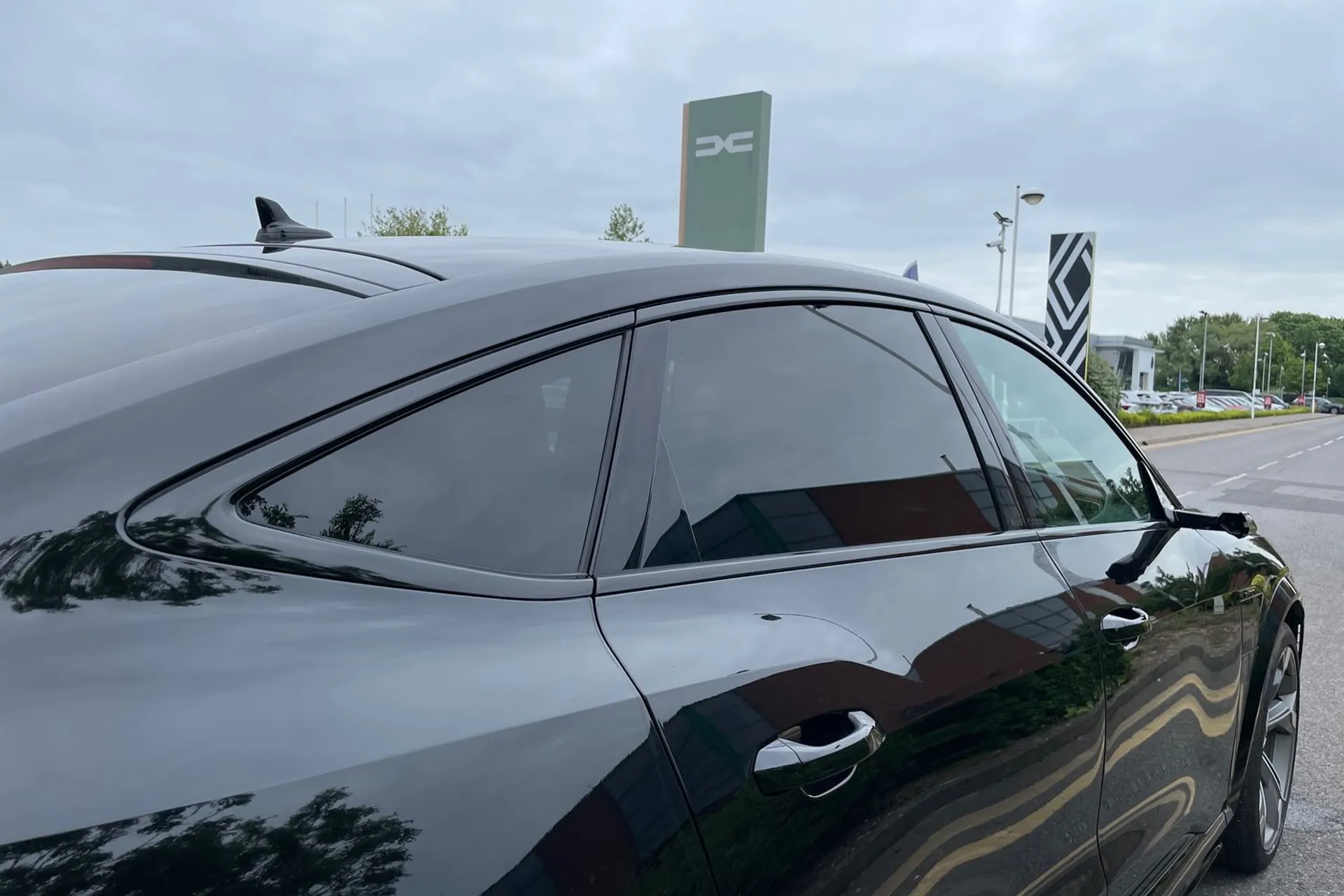 Audi Q8 thumbnail image number 13