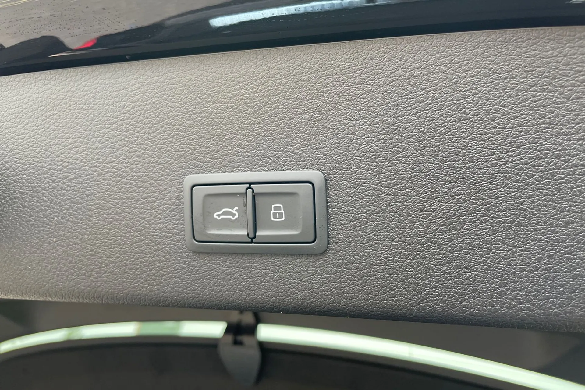 Audi Q8 thumbnail image number 19