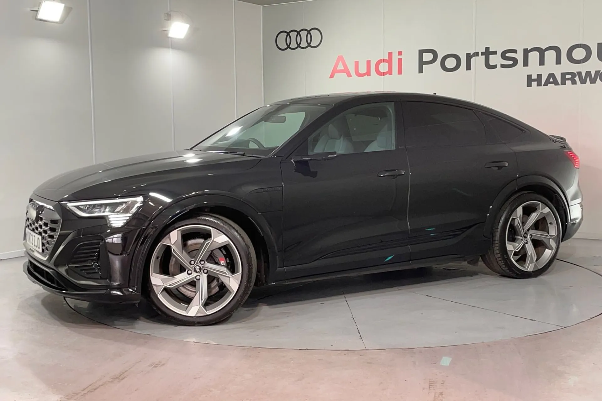 Audi Q8 thumbnail image number 5