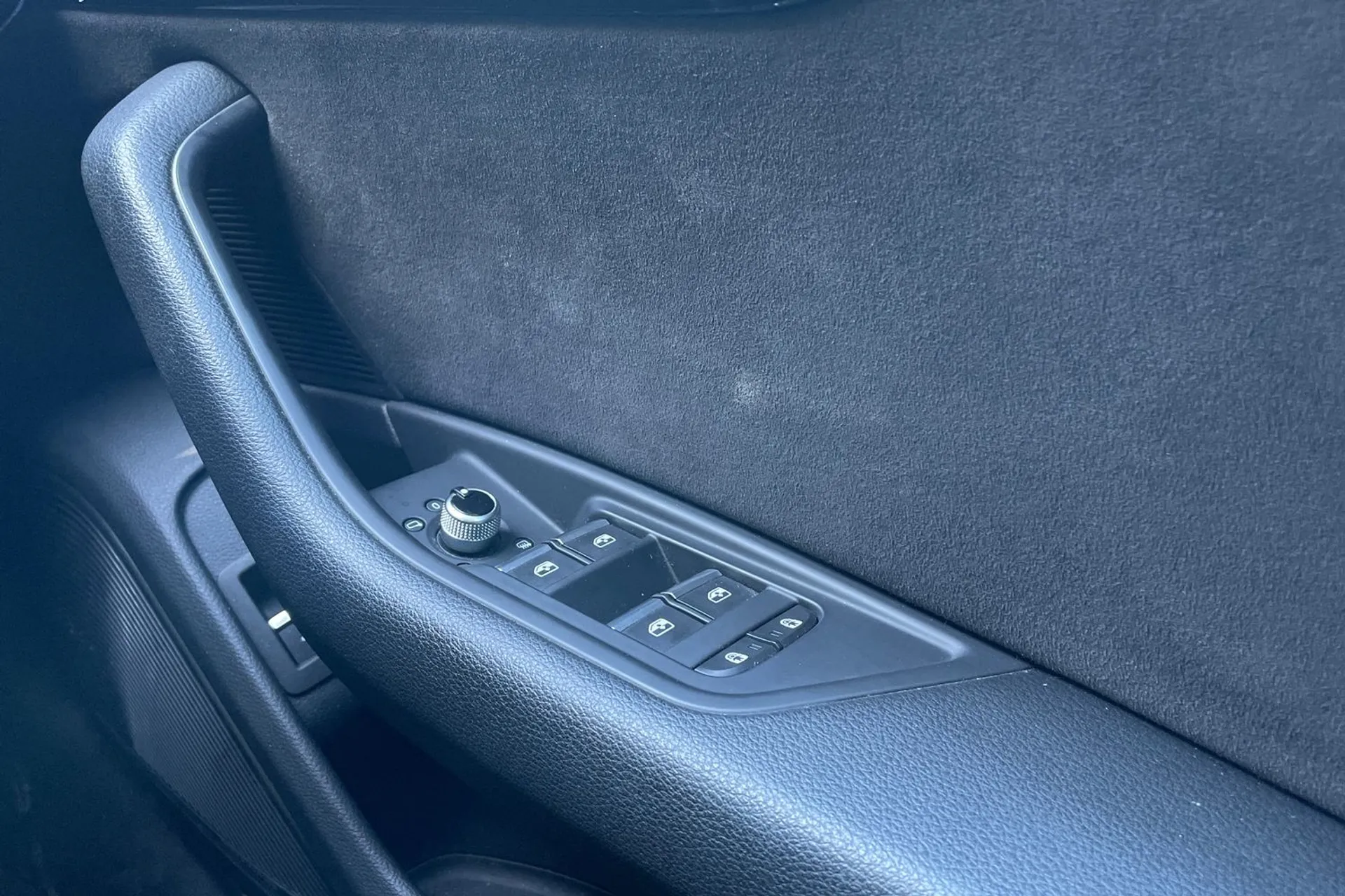 Audi A4 thumbnail image number 41