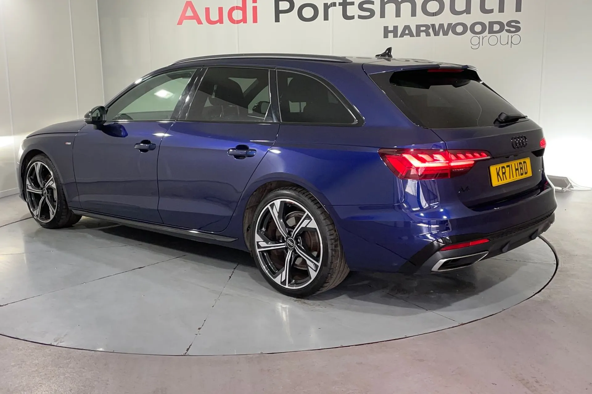 Audi A4 thumbnail image number 9