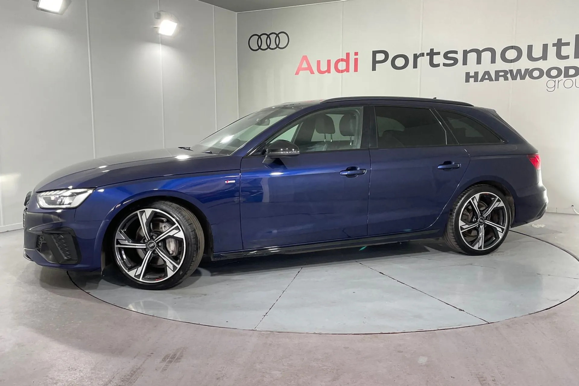 Audi A4 thumbnail image number 11