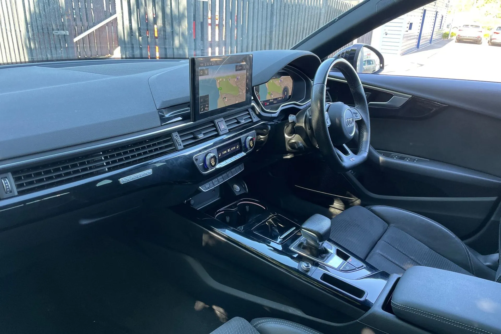 Audi A4 thumbnail image number 28