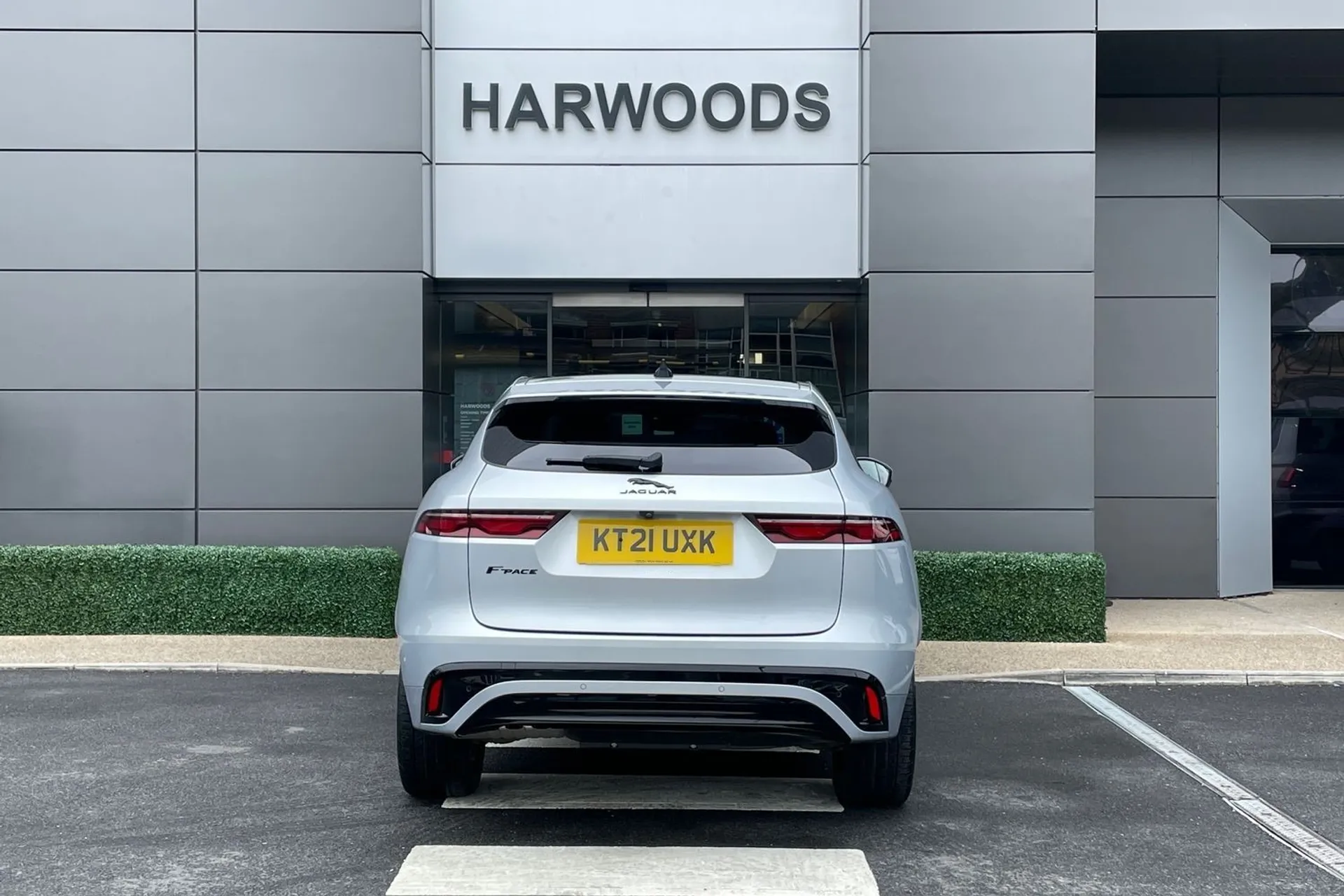 Jaguar F-PACE thumbnail image number 7