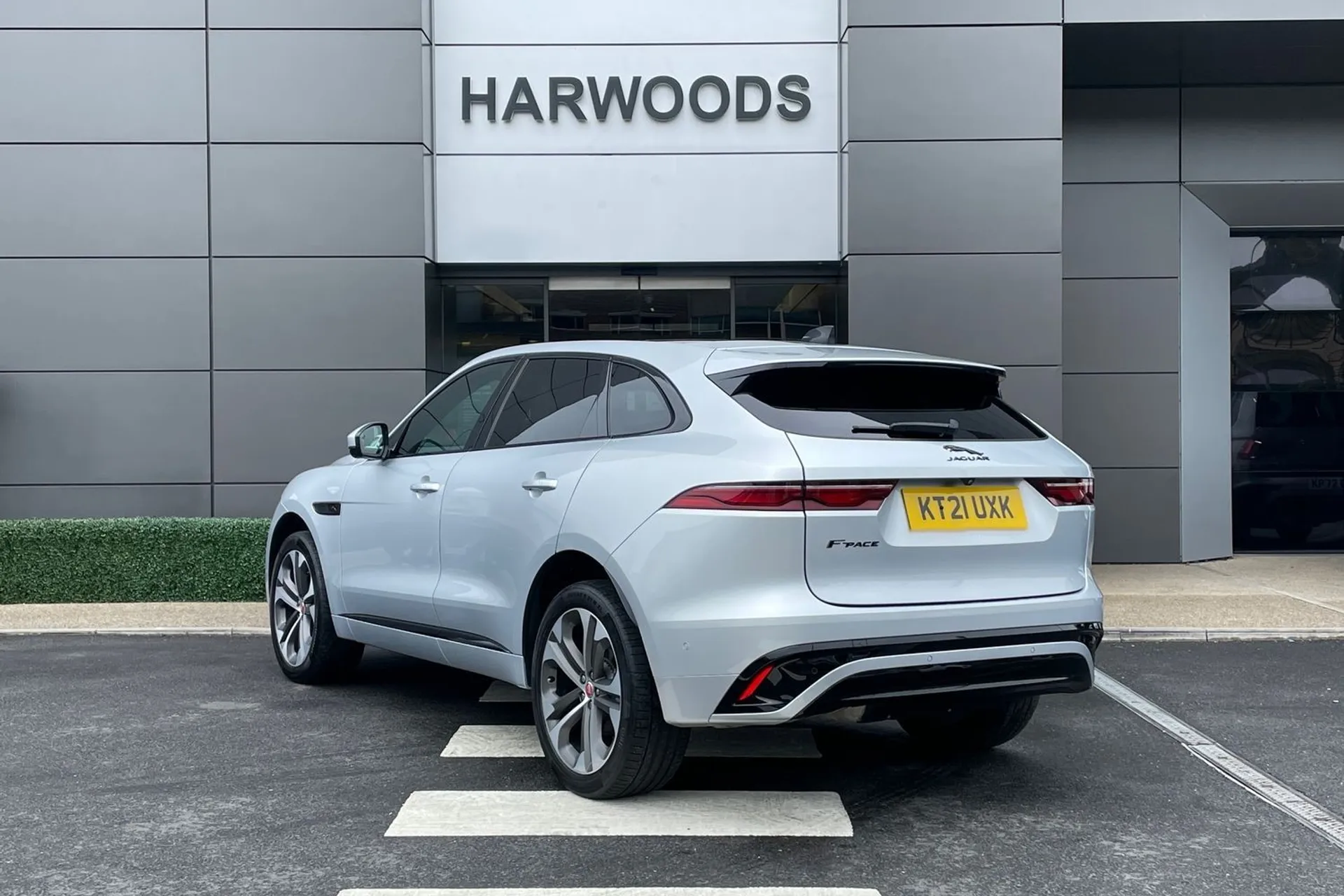 Jaguar F-PACE thumbnail image number 9