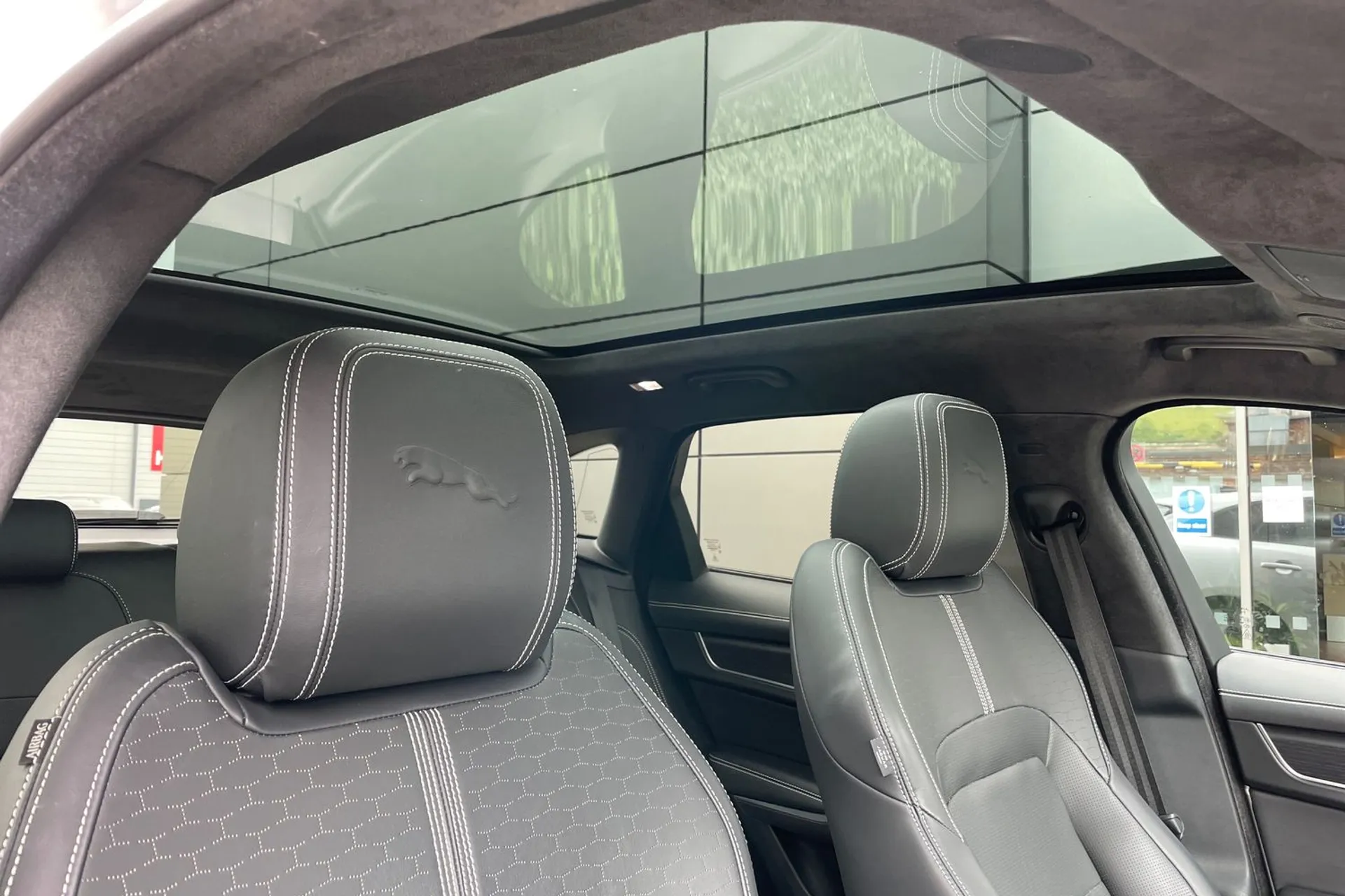 Jaguar F-PACE thumbnail image number 8