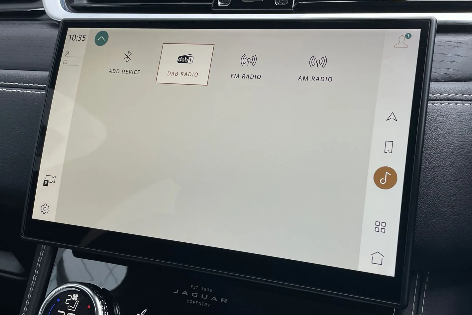 Jaguar F-PACE thumbnail image number 53