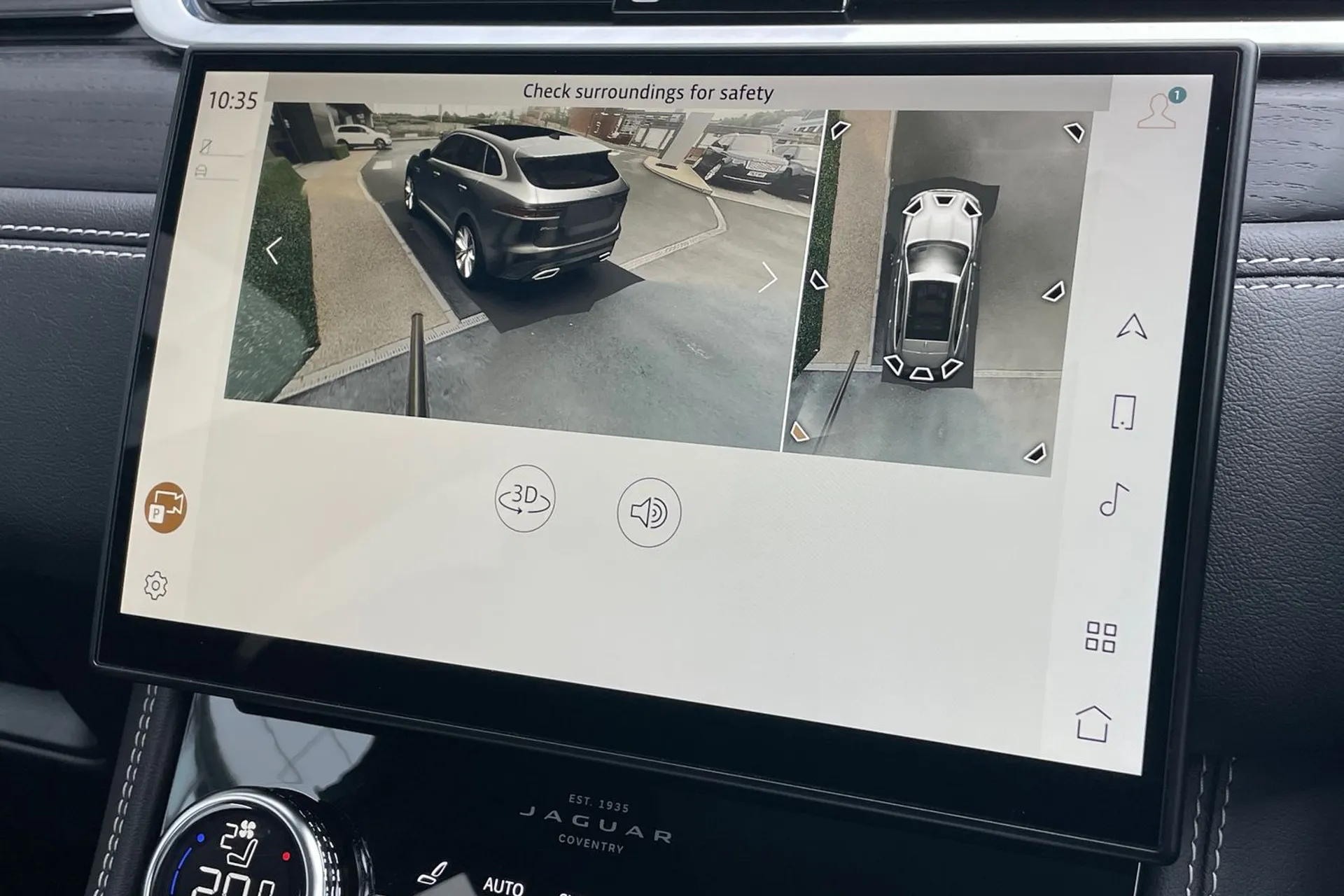 Jaguar F-PACE thumbnail image number 11