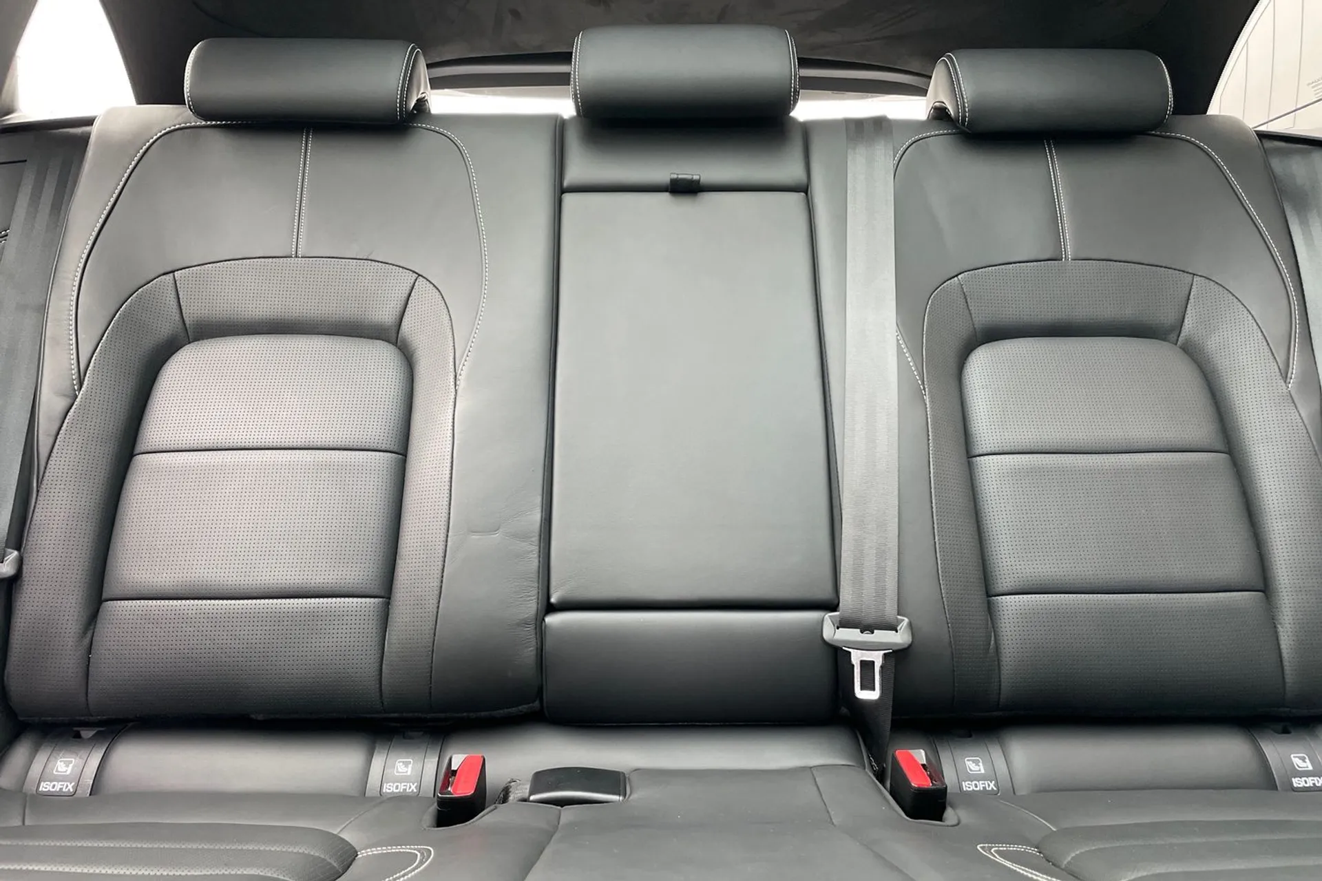 Jaguar F-PACE thumbnail image number 41