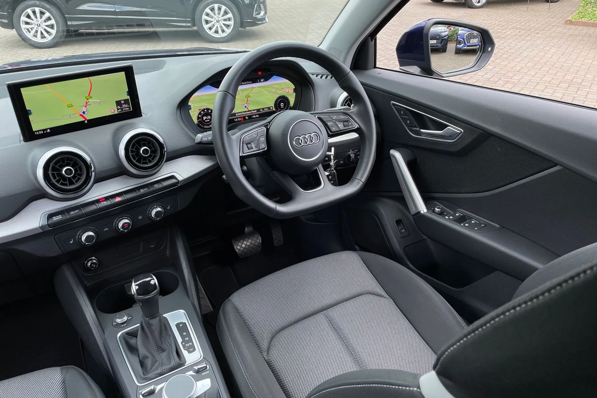 Audi Q2 thumbnail image number 35