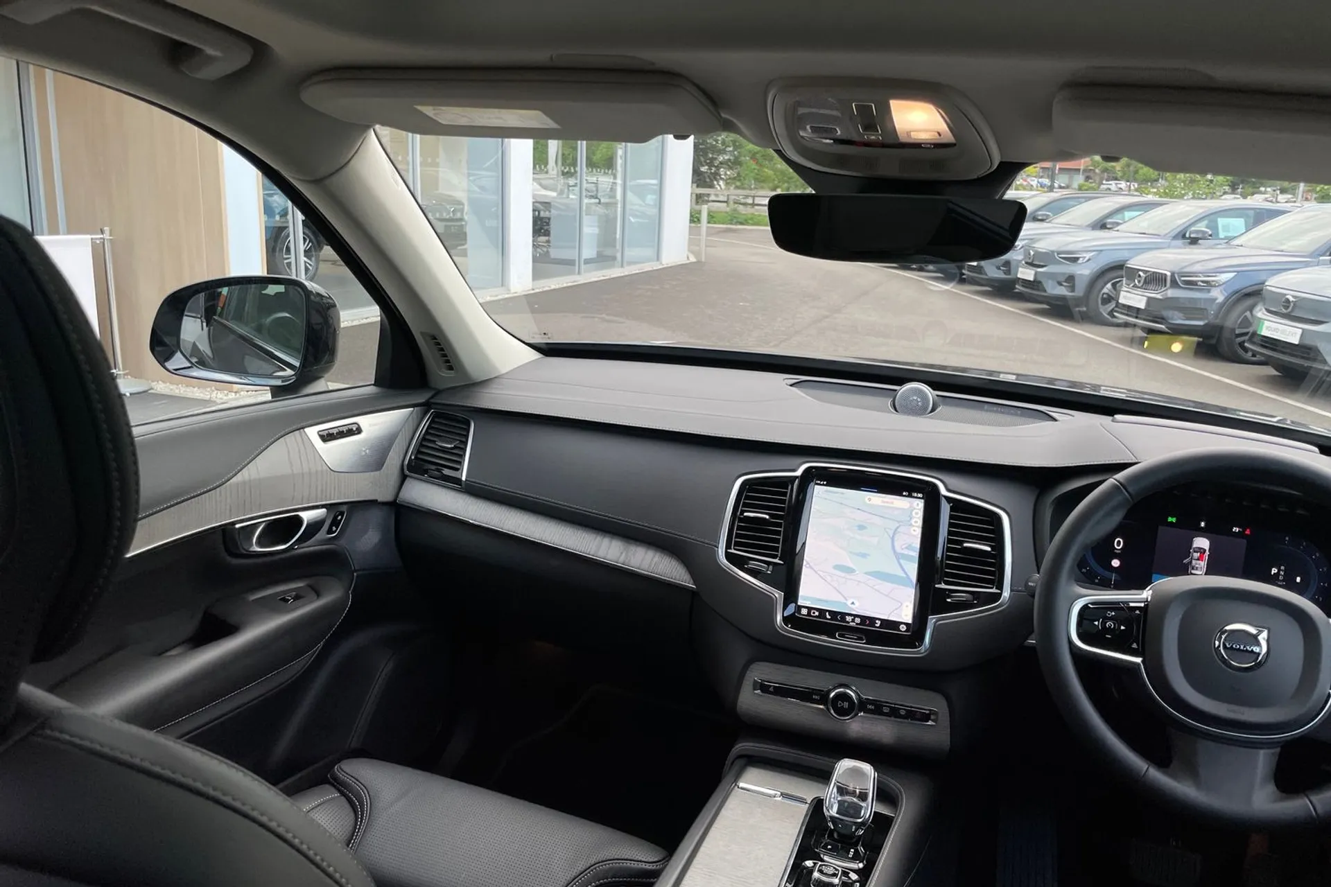Volvo XC90 thumbnail image number 32