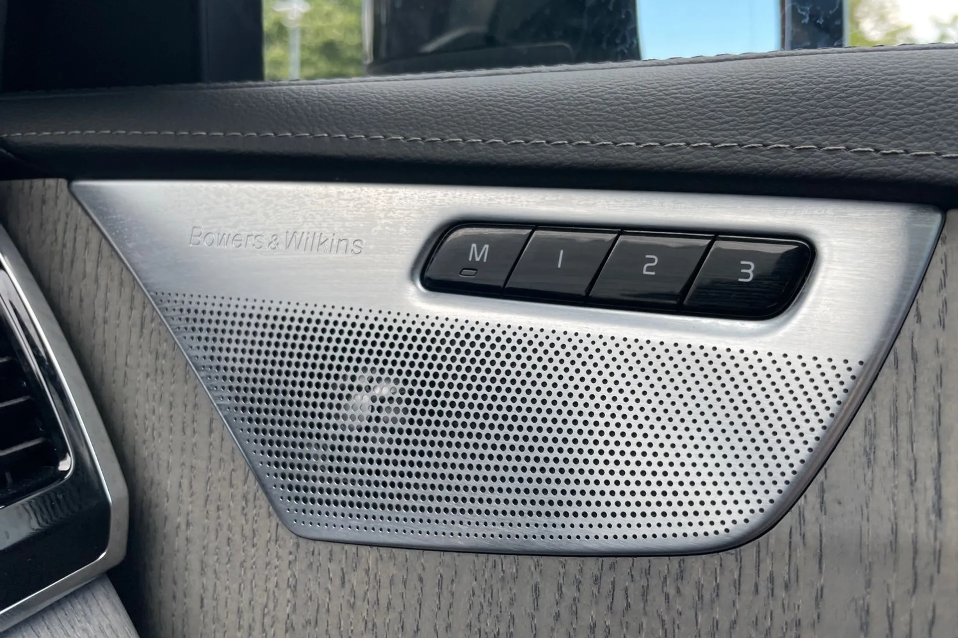 Volvo XC90 thumbnail image number 44