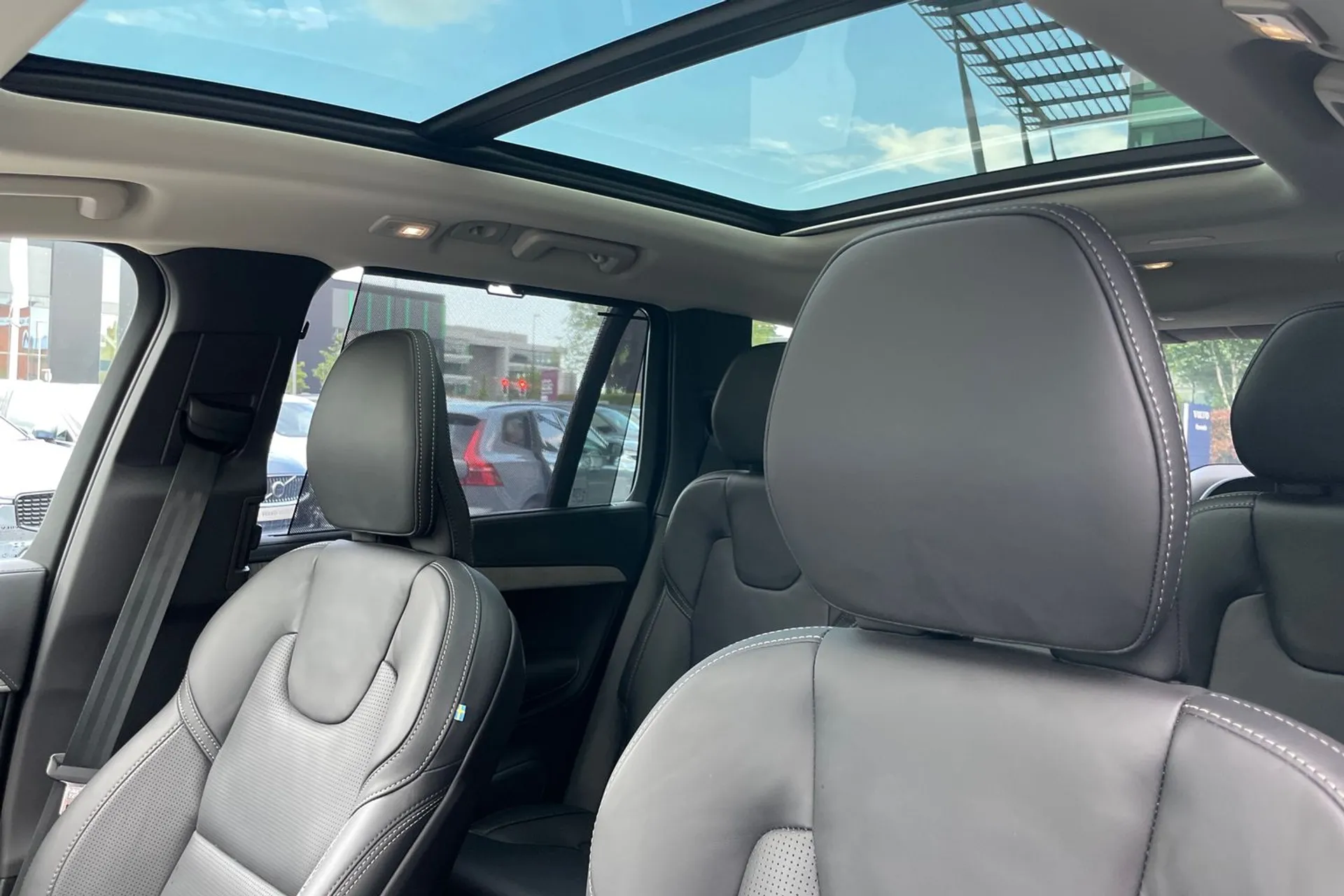 Volvo XC90 thumbnail image number 29