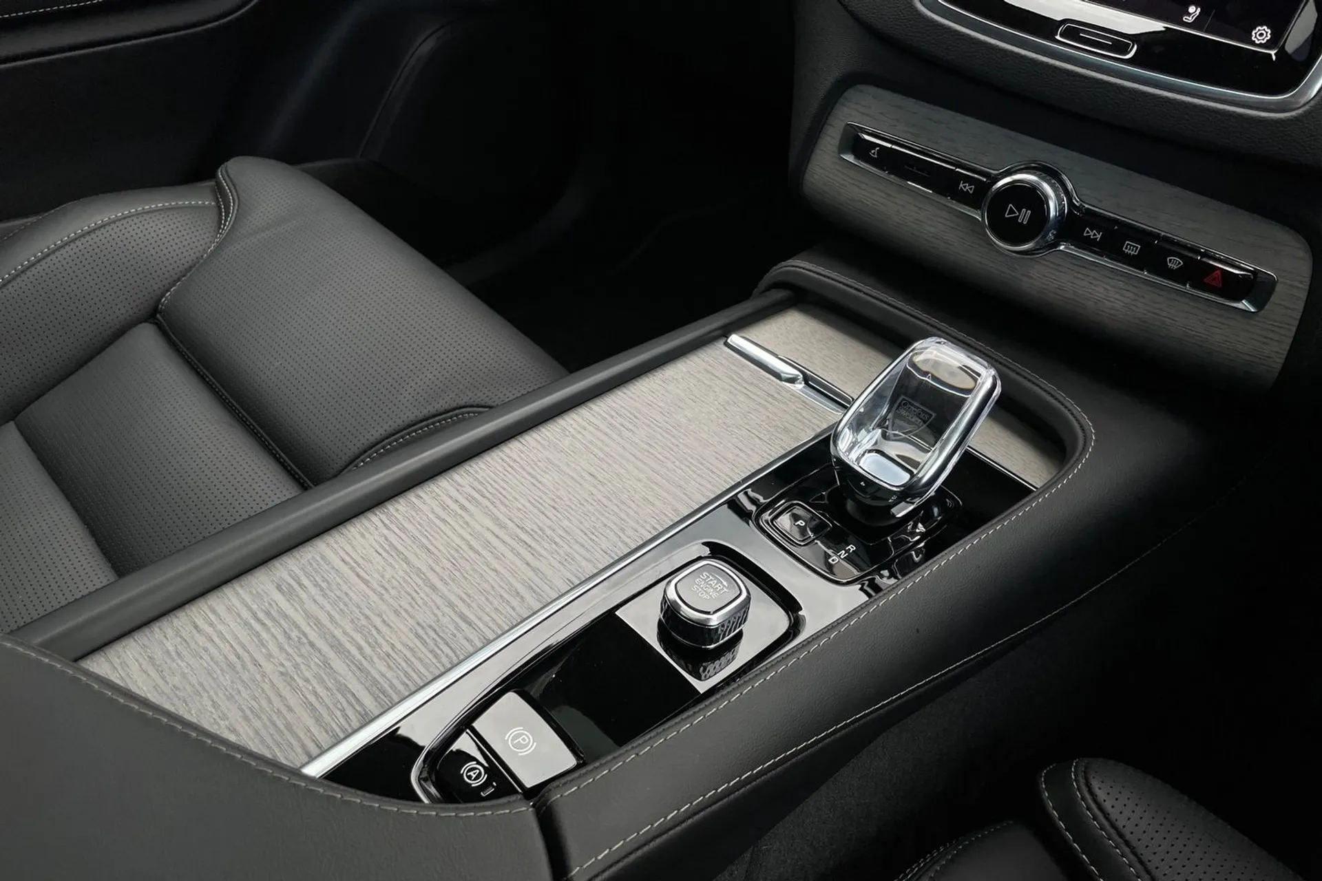 Volvo XC90 thumbnail image number 45