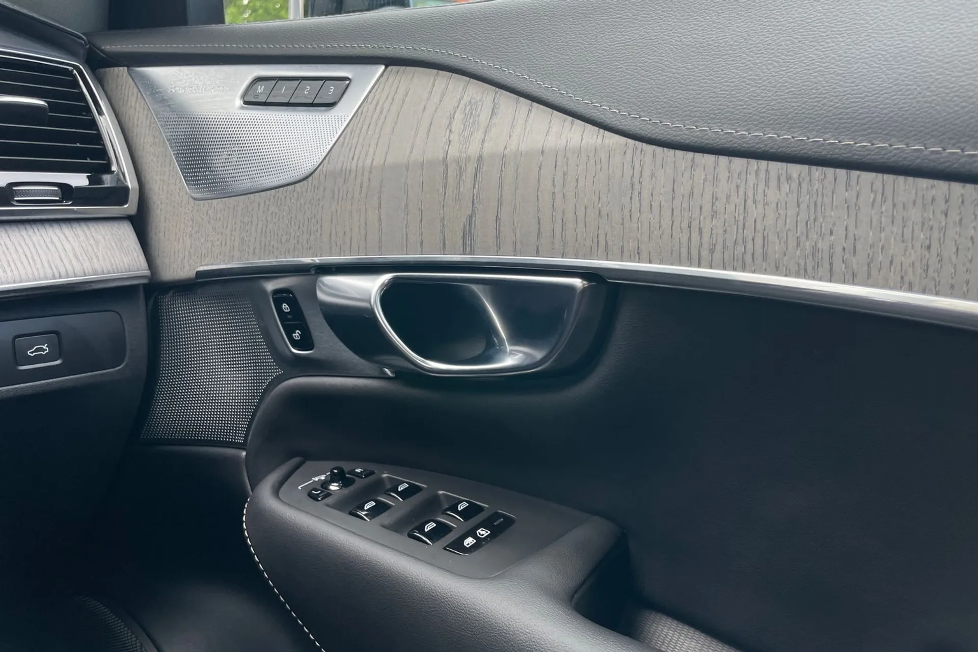 Volvo XC90 thumbnail image number 43