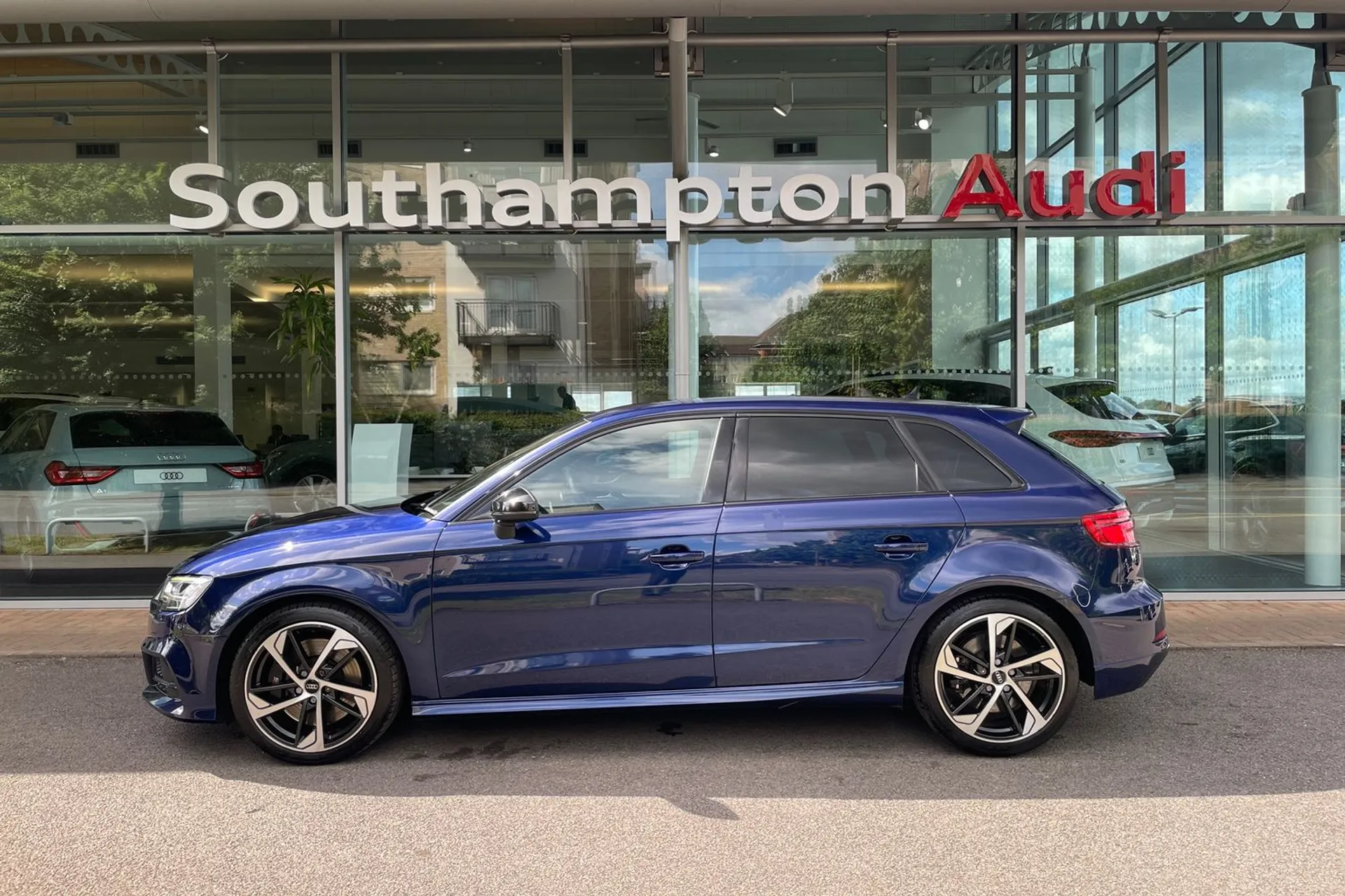 Audi A3 thumbnail image number 9