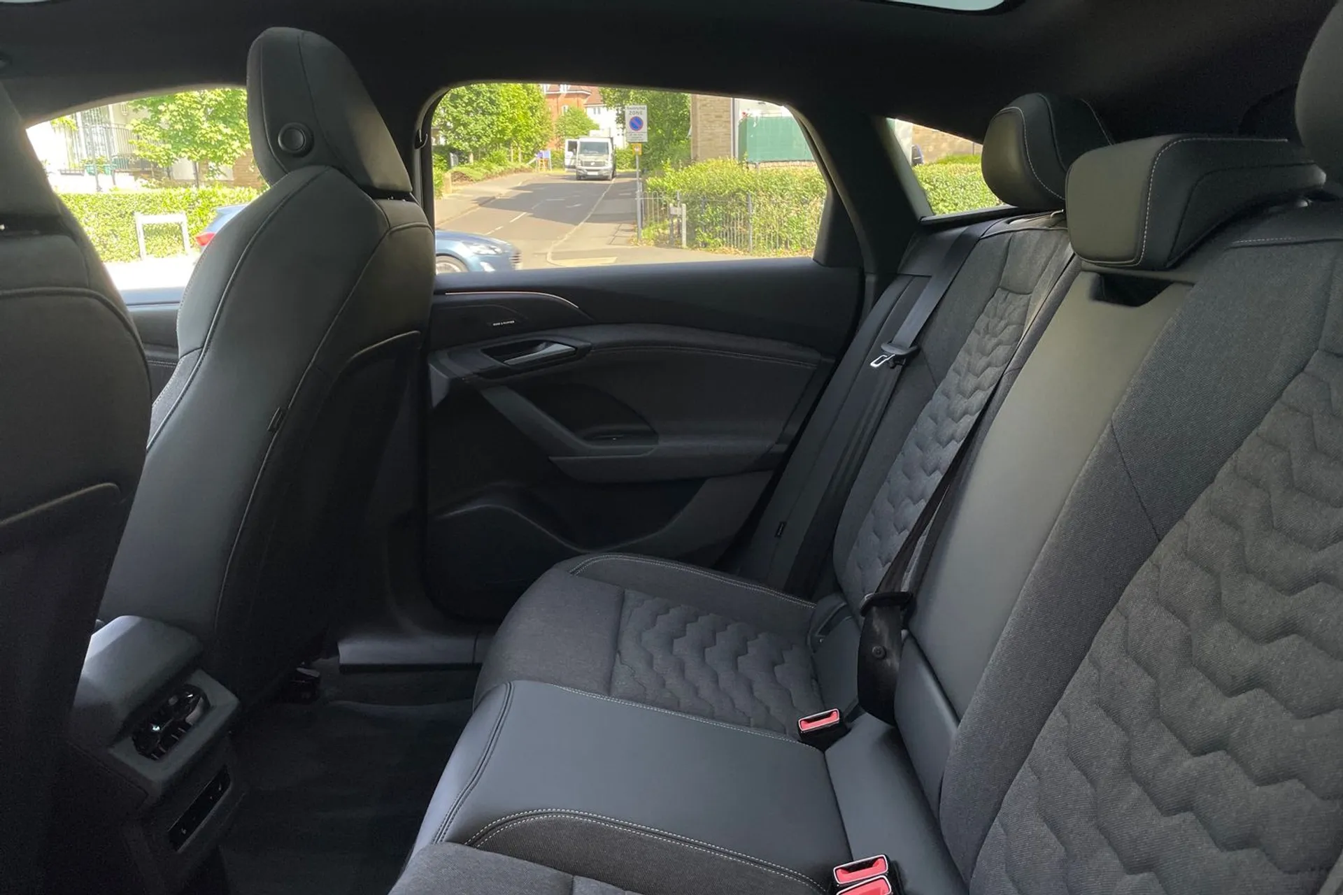 Audi A6 thumbnail image number 29