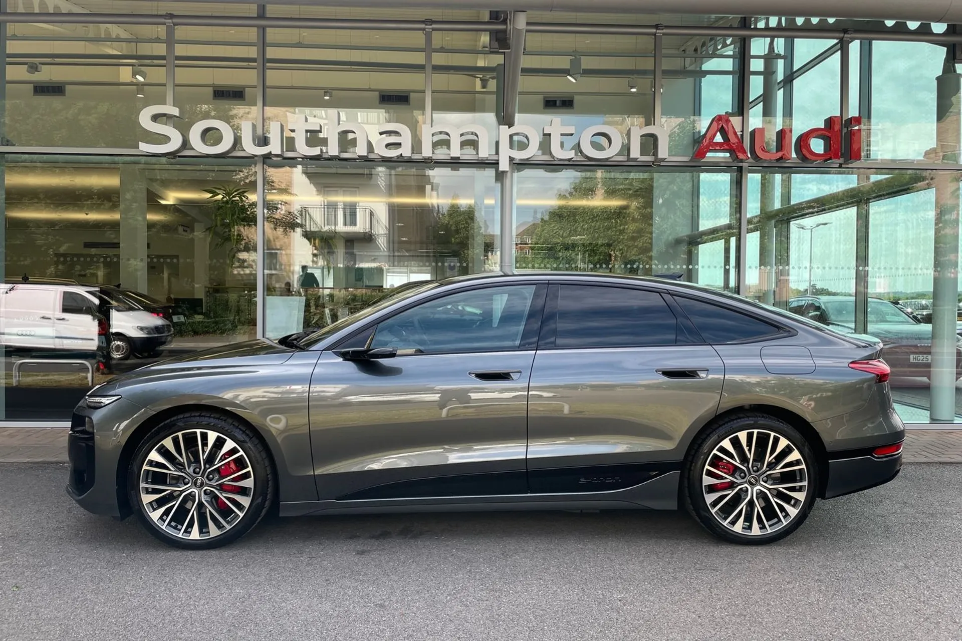 Audi A6 thumbnail image number 9